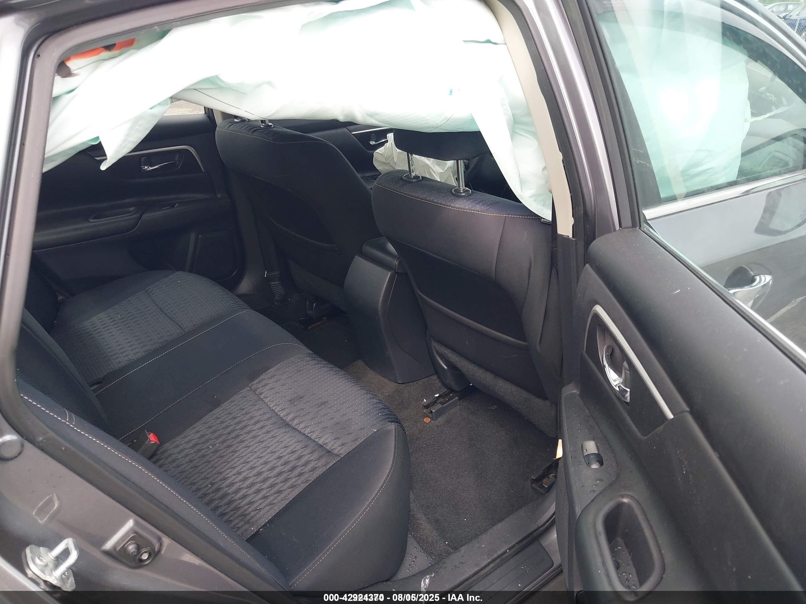 NISSAN ALTIMA image 8