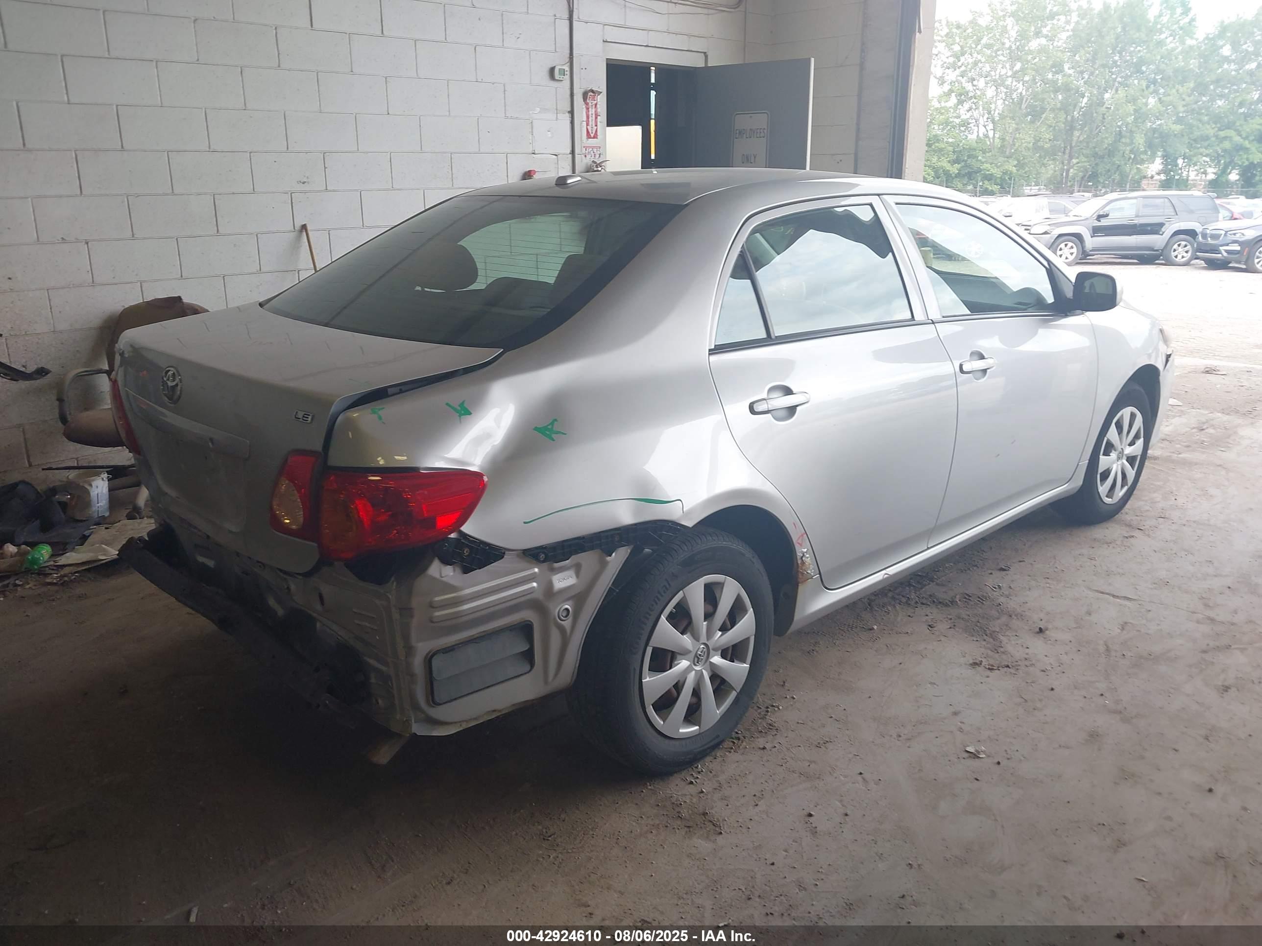 TOYOTA COROLLA image 4