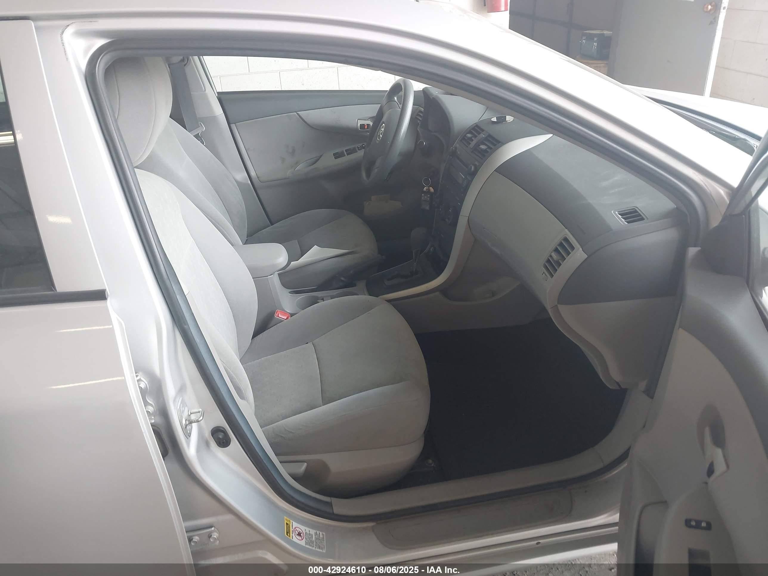TOYOTA COROLLA image 5