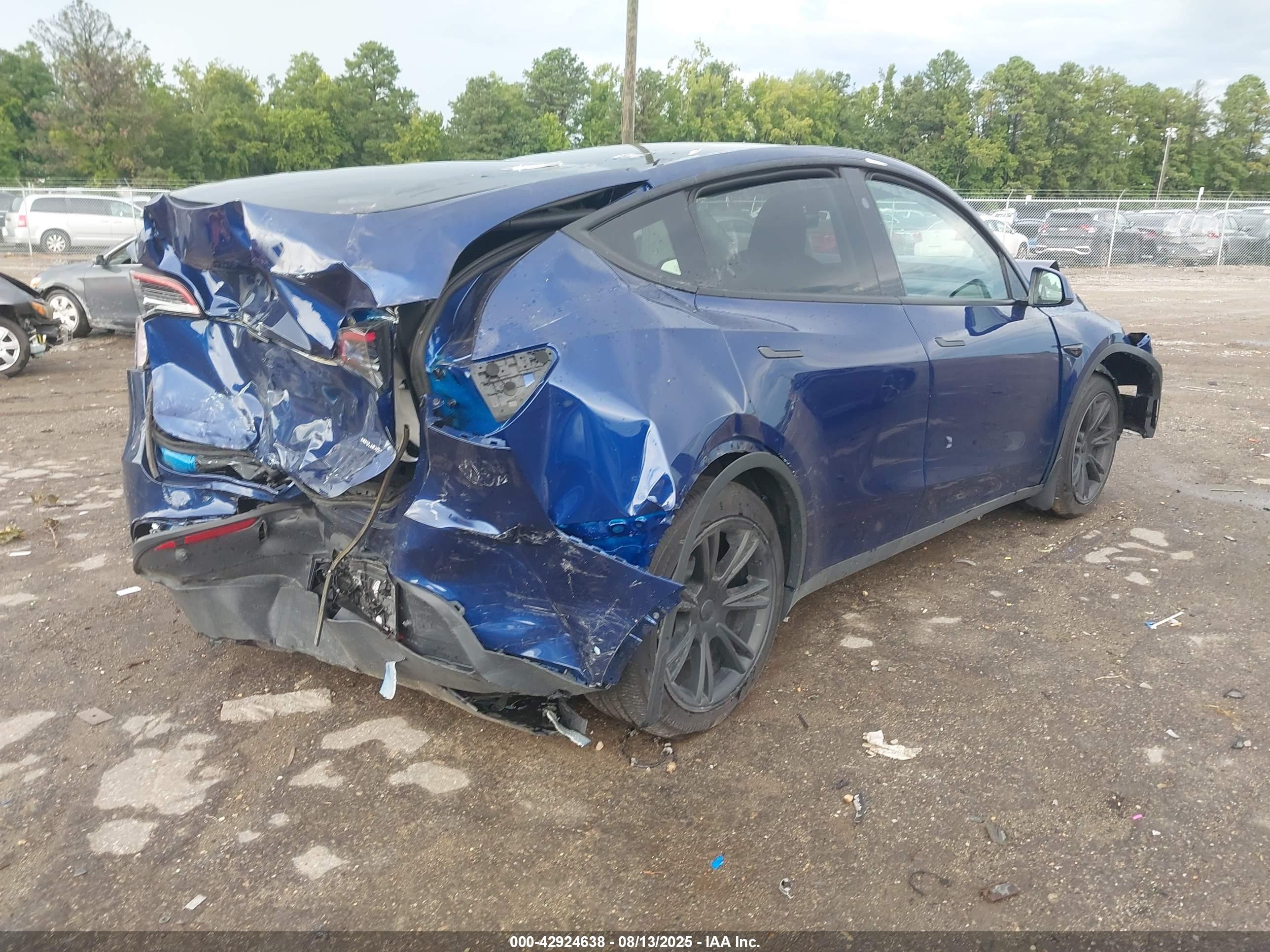 TESLA MODEL image 4