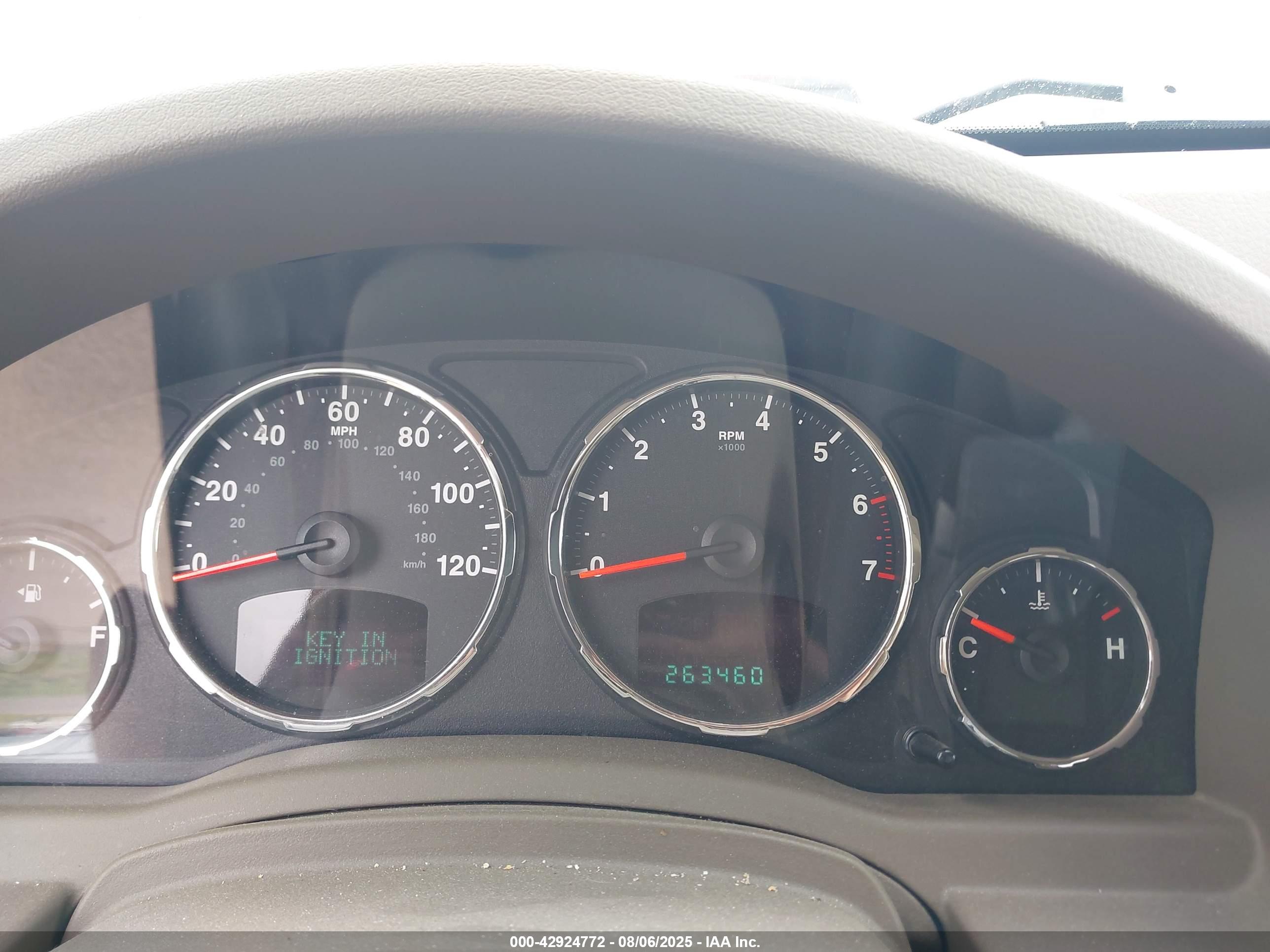 JEEP LIBERTY image 7