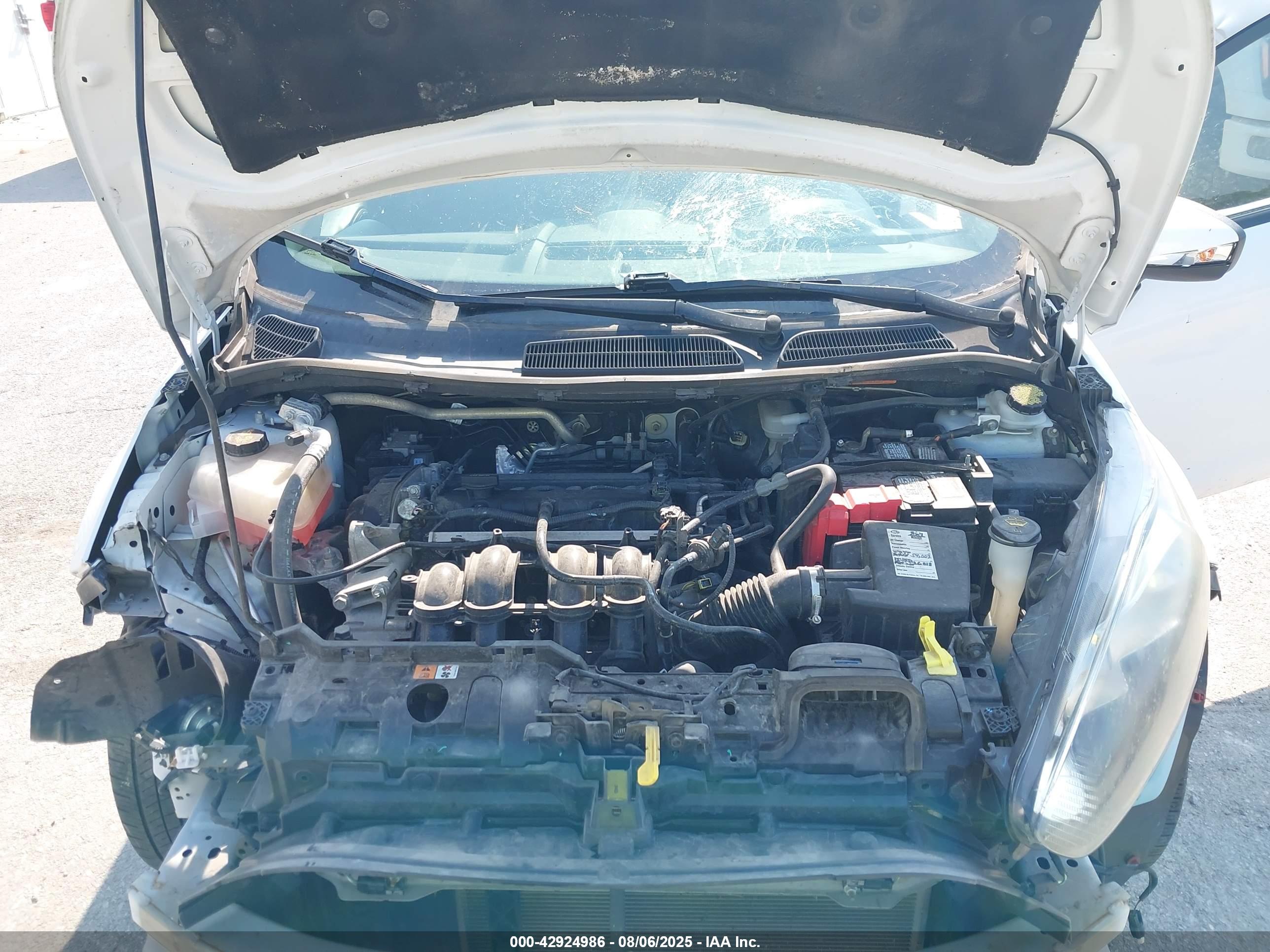 FORD FIESTA image 10