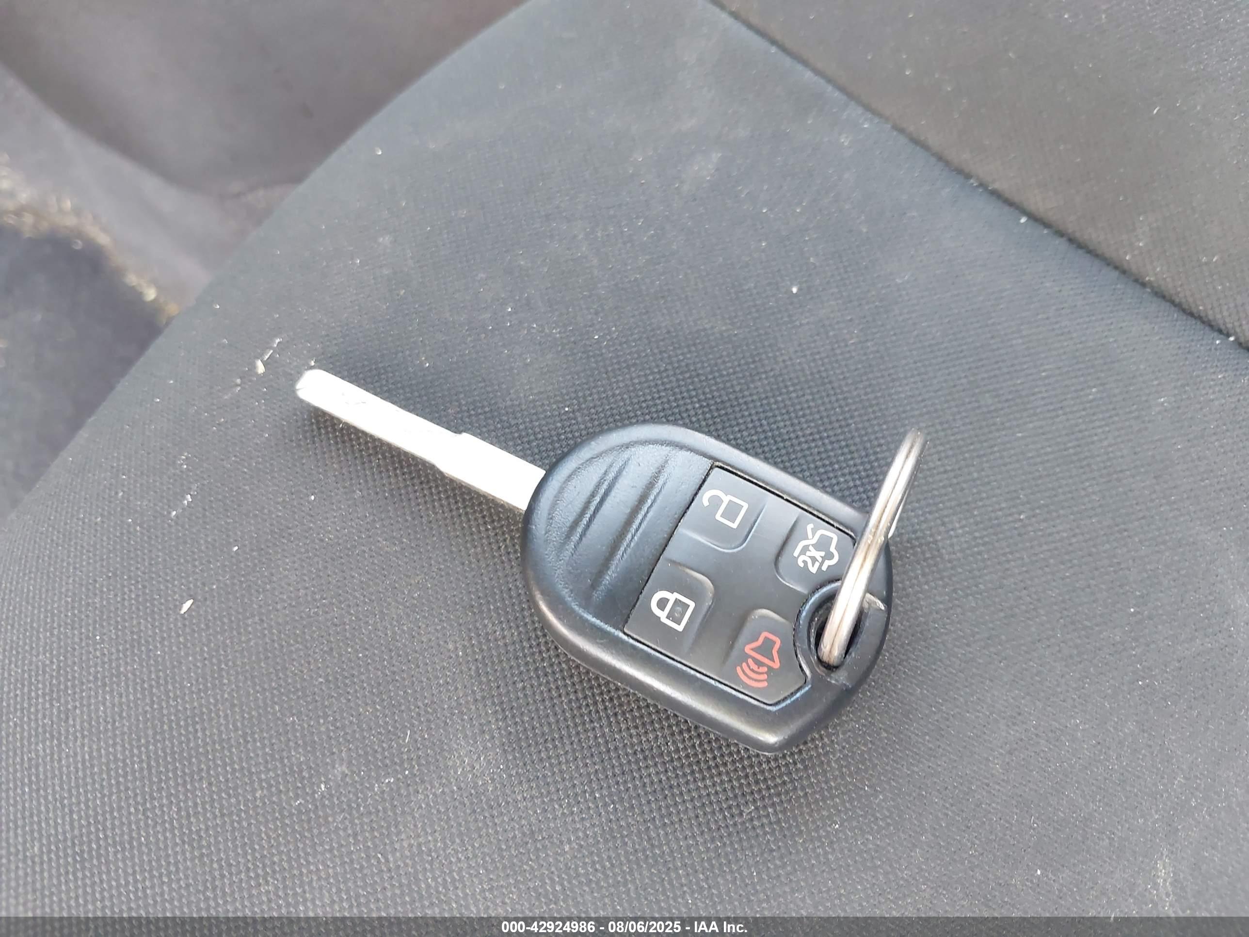 FORD FIESTA image 11
