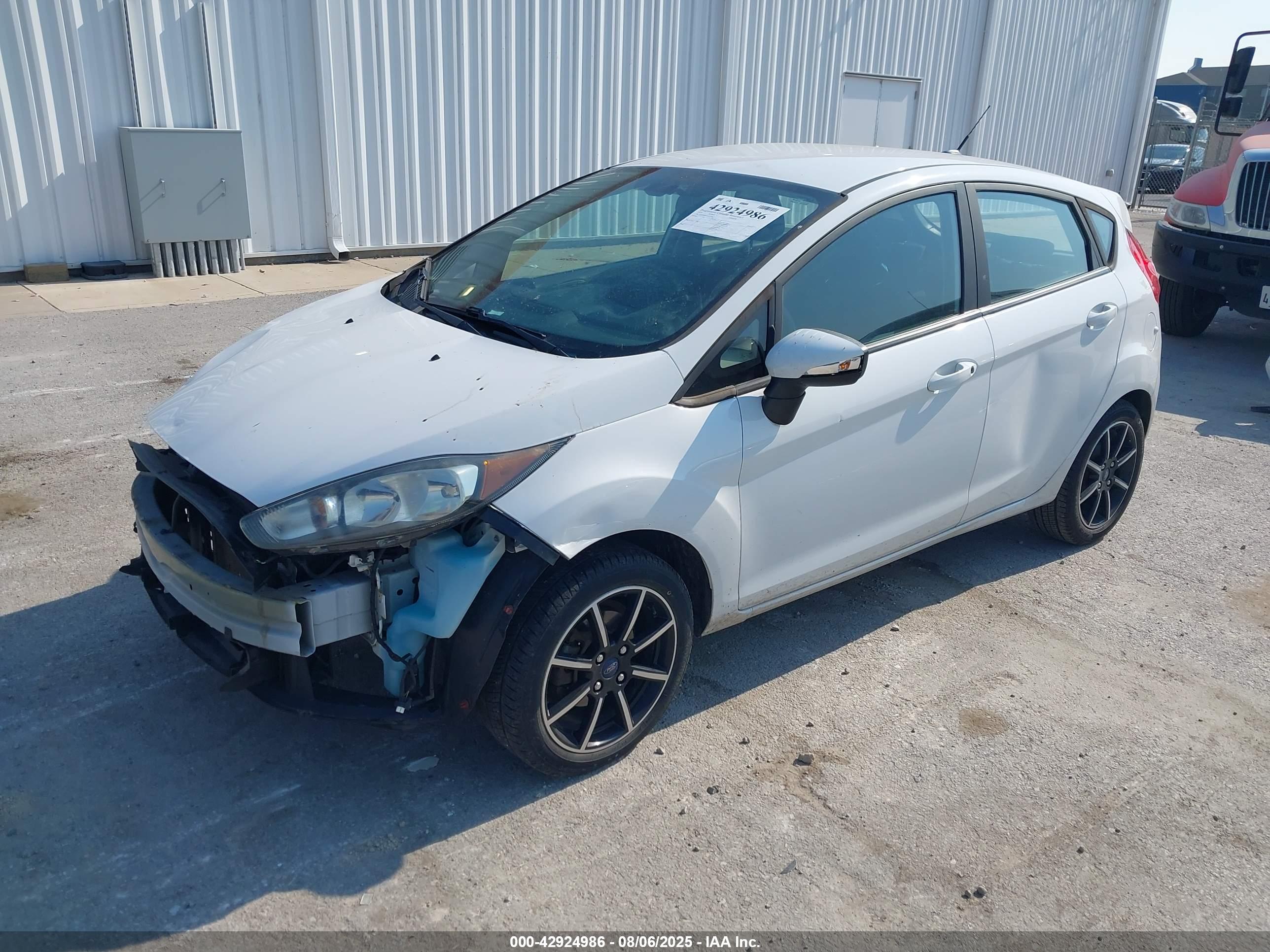 FORD FIESTA image 2