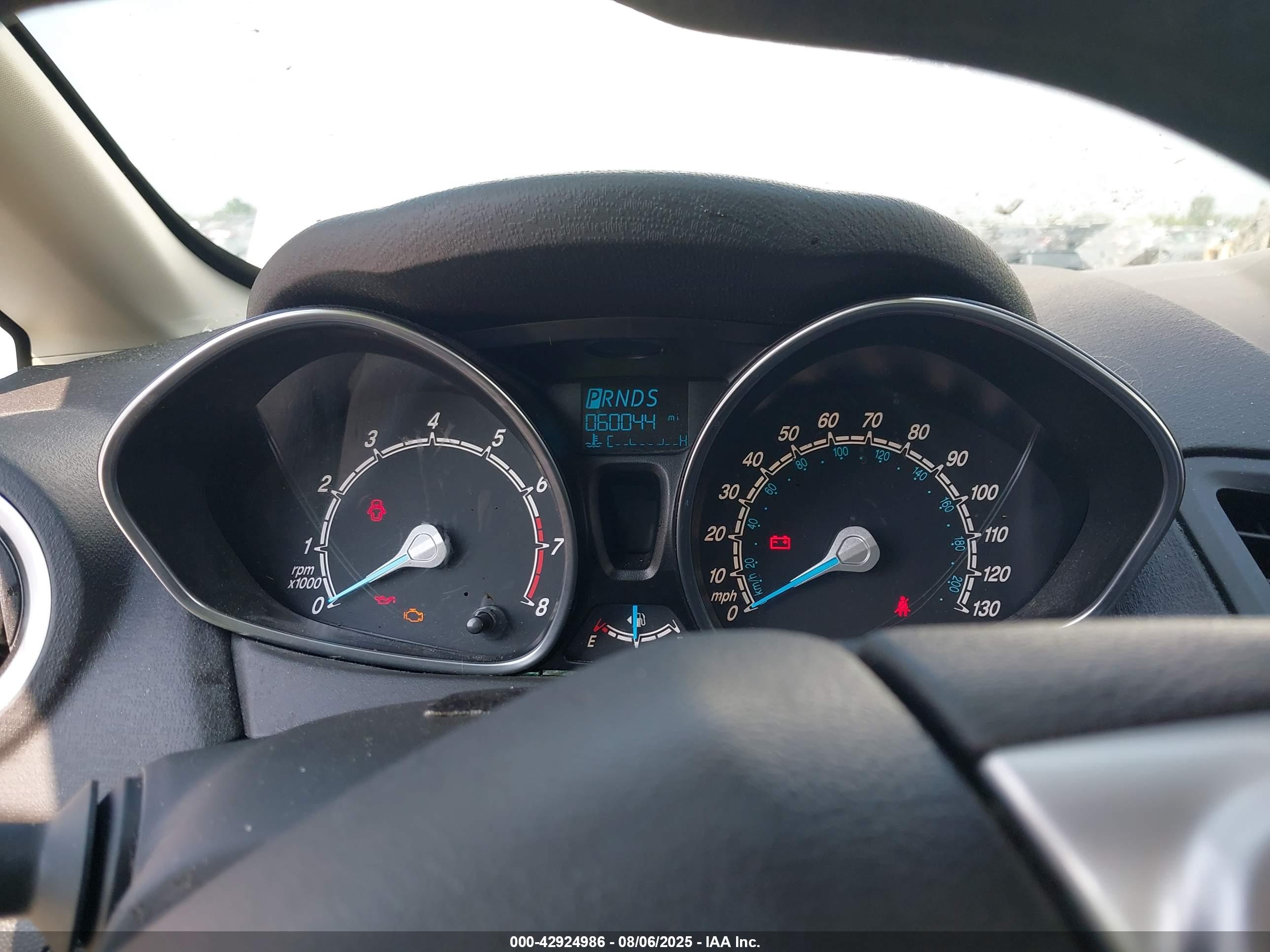 FORD FIESTA image 7