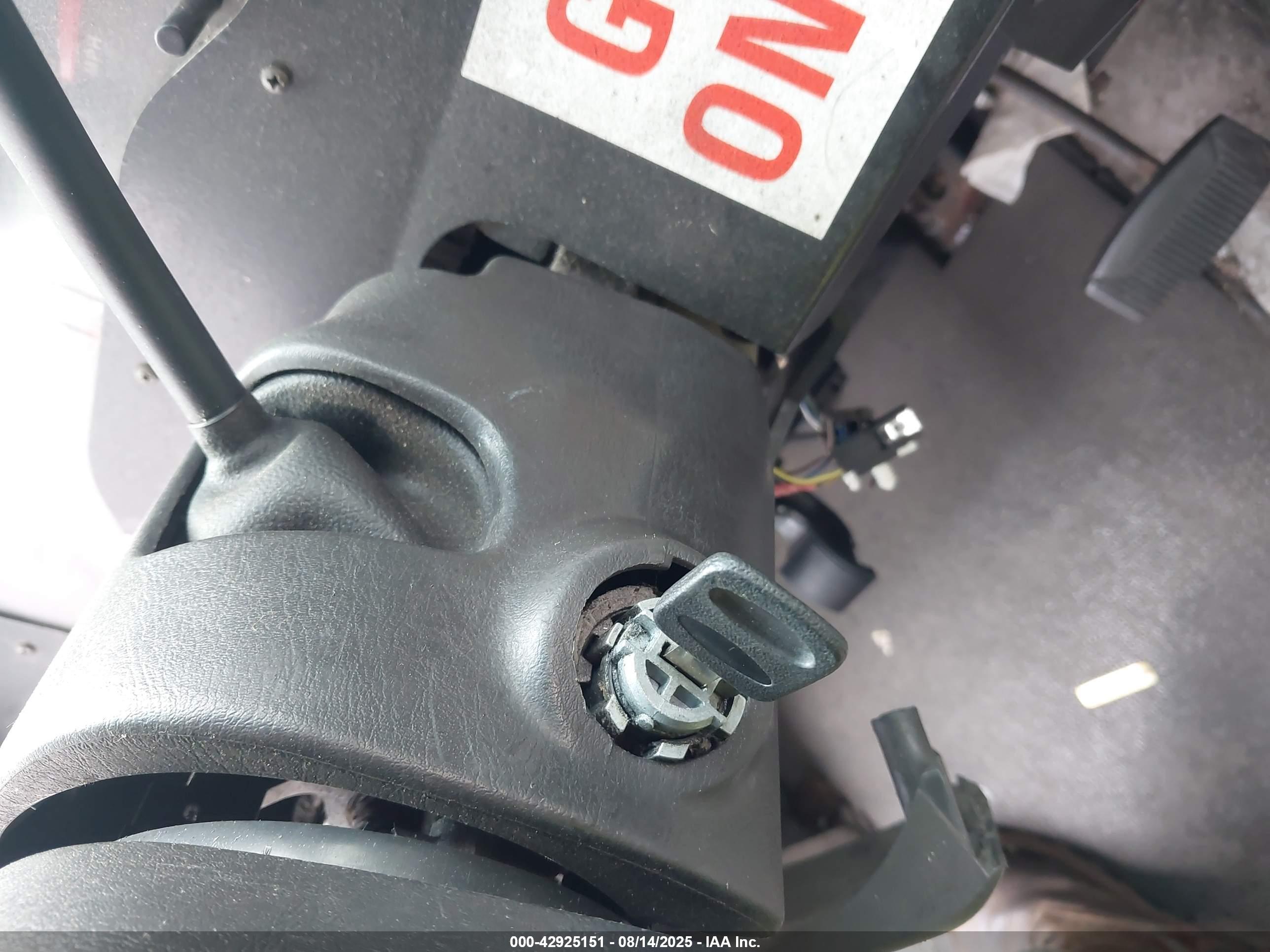 FORD E-450 image 11