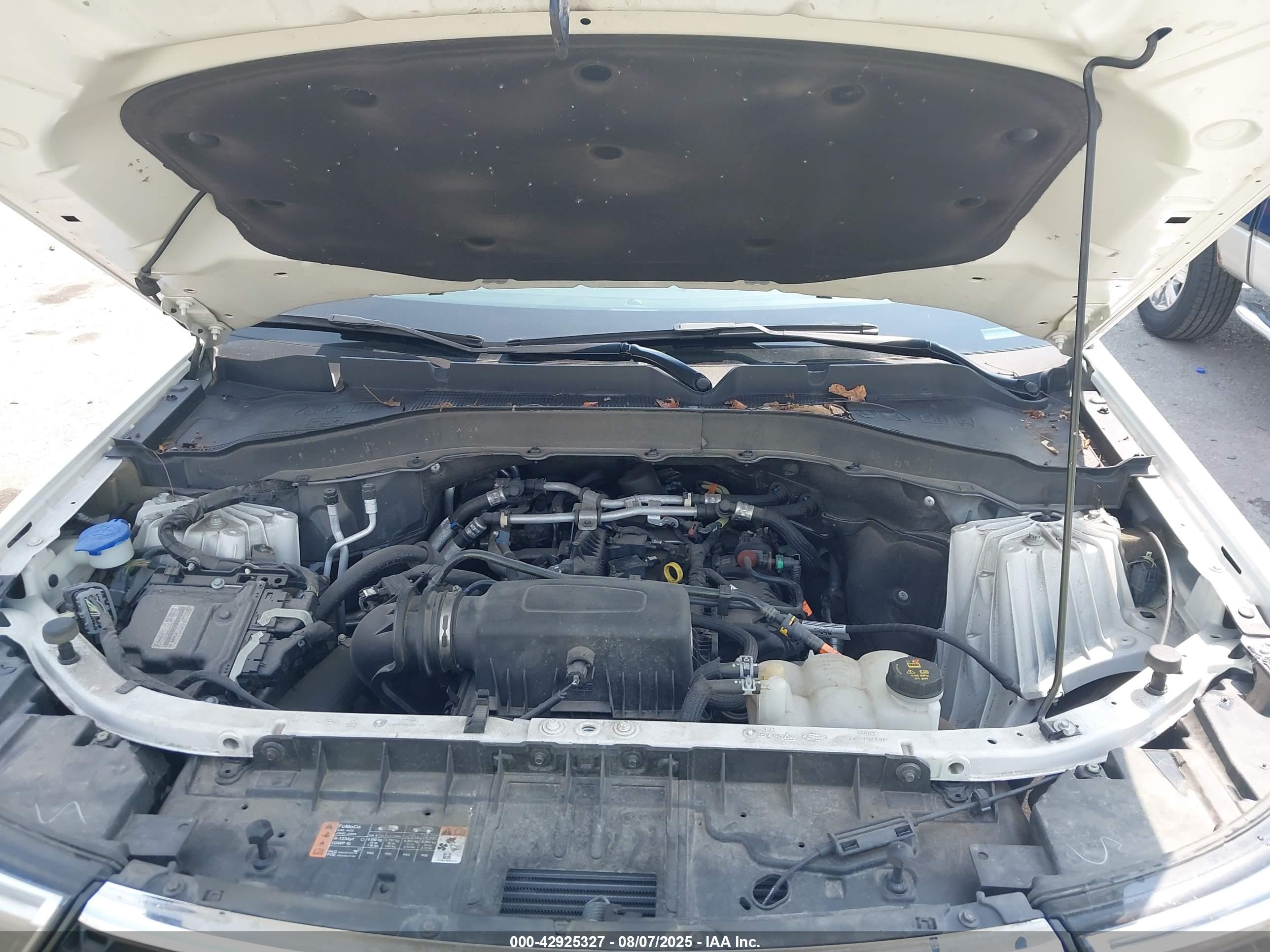 FORD EXPLORER image 10