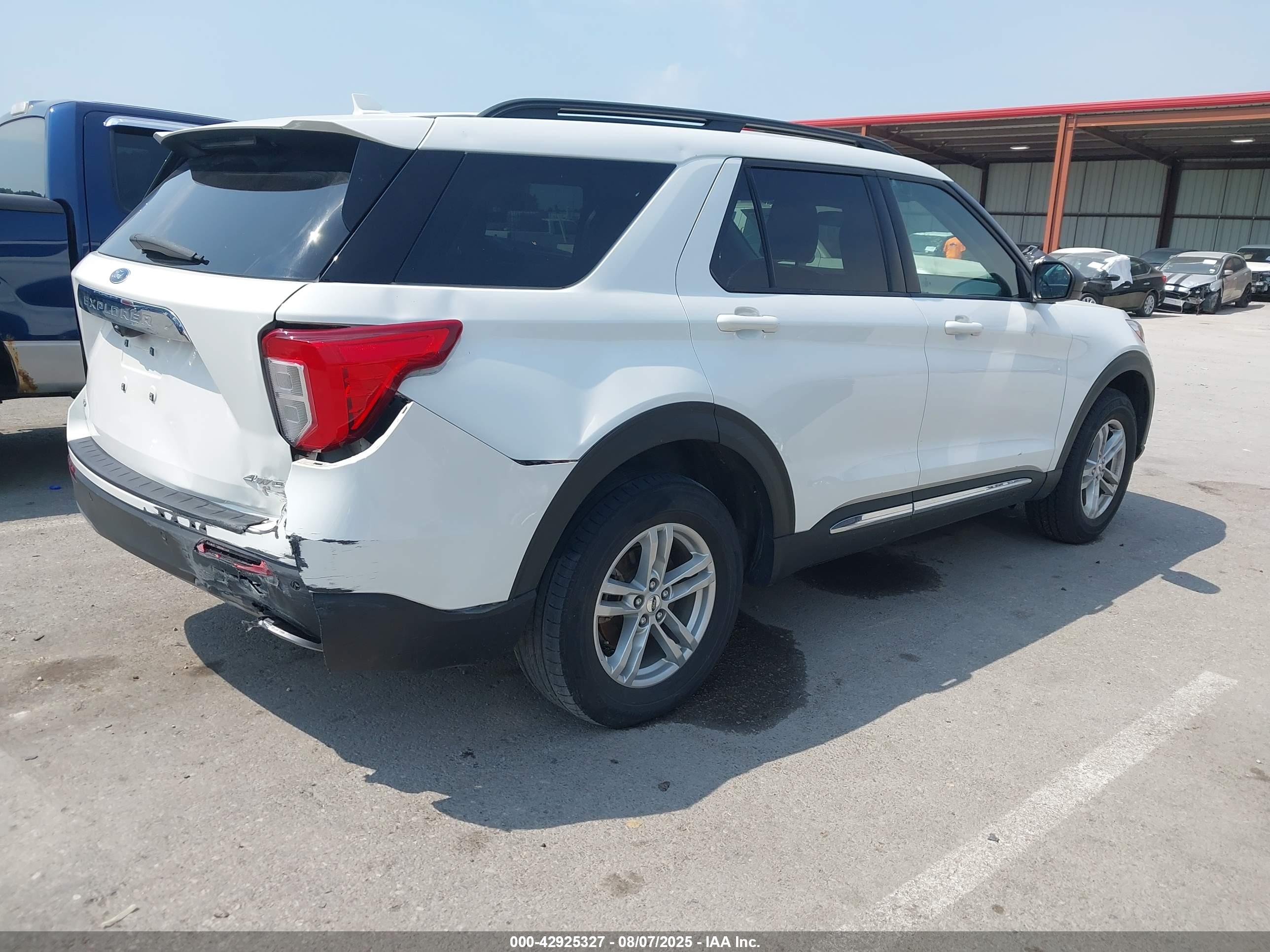 FORD EXPLORER image 4
