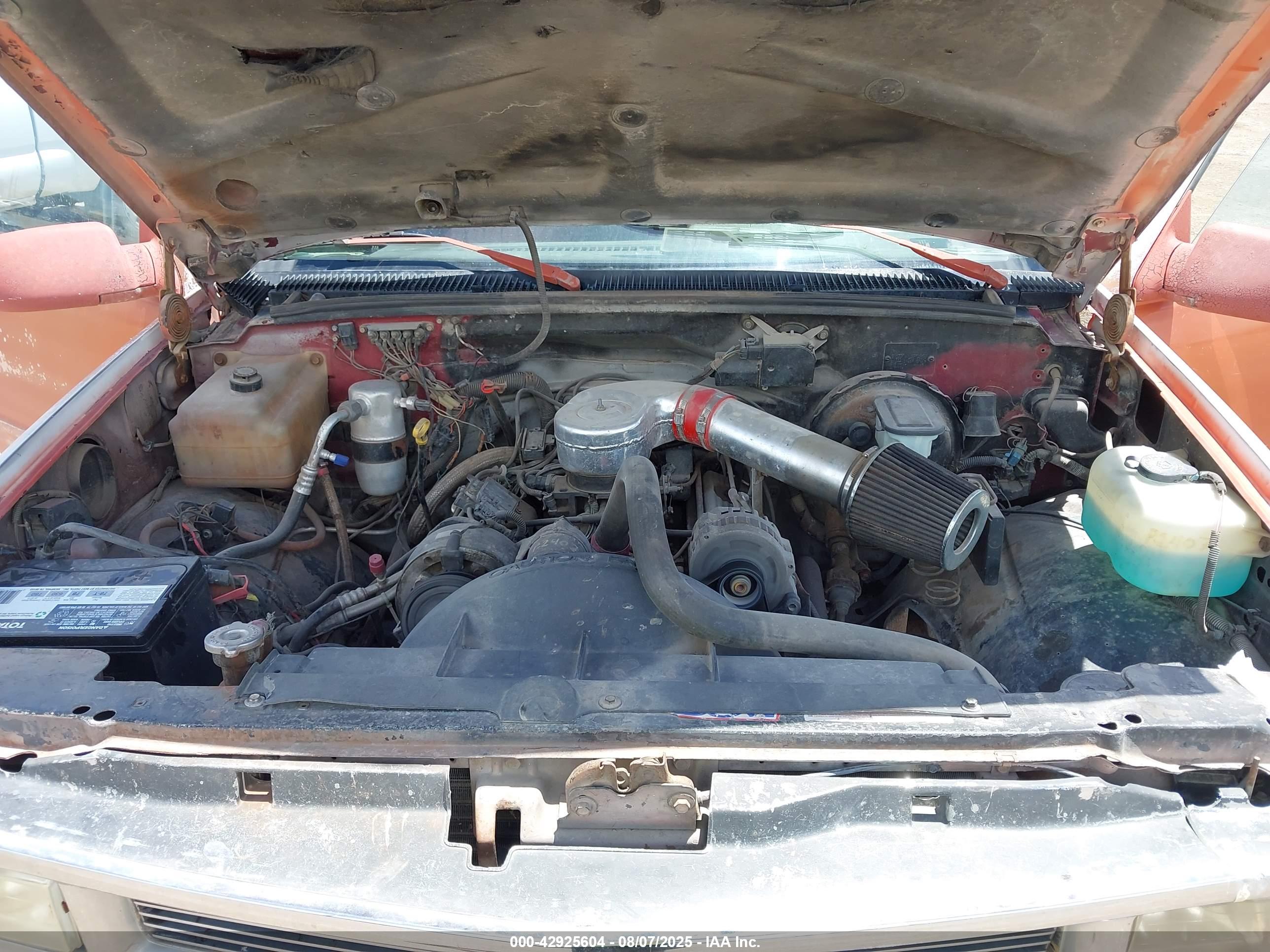 CHEVROLET GMT-400 image 10