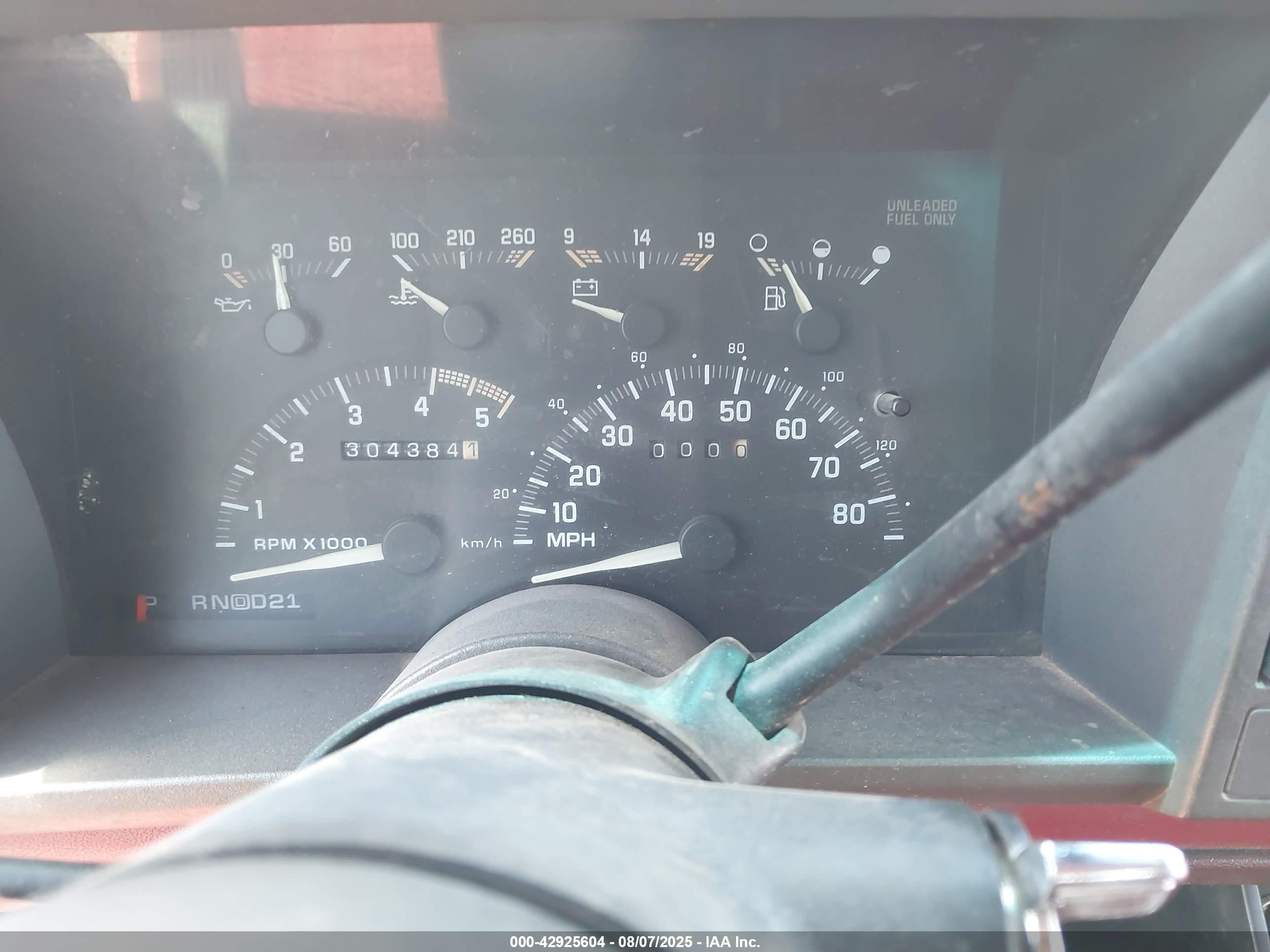 CHEVROLET GMT-400 image 7