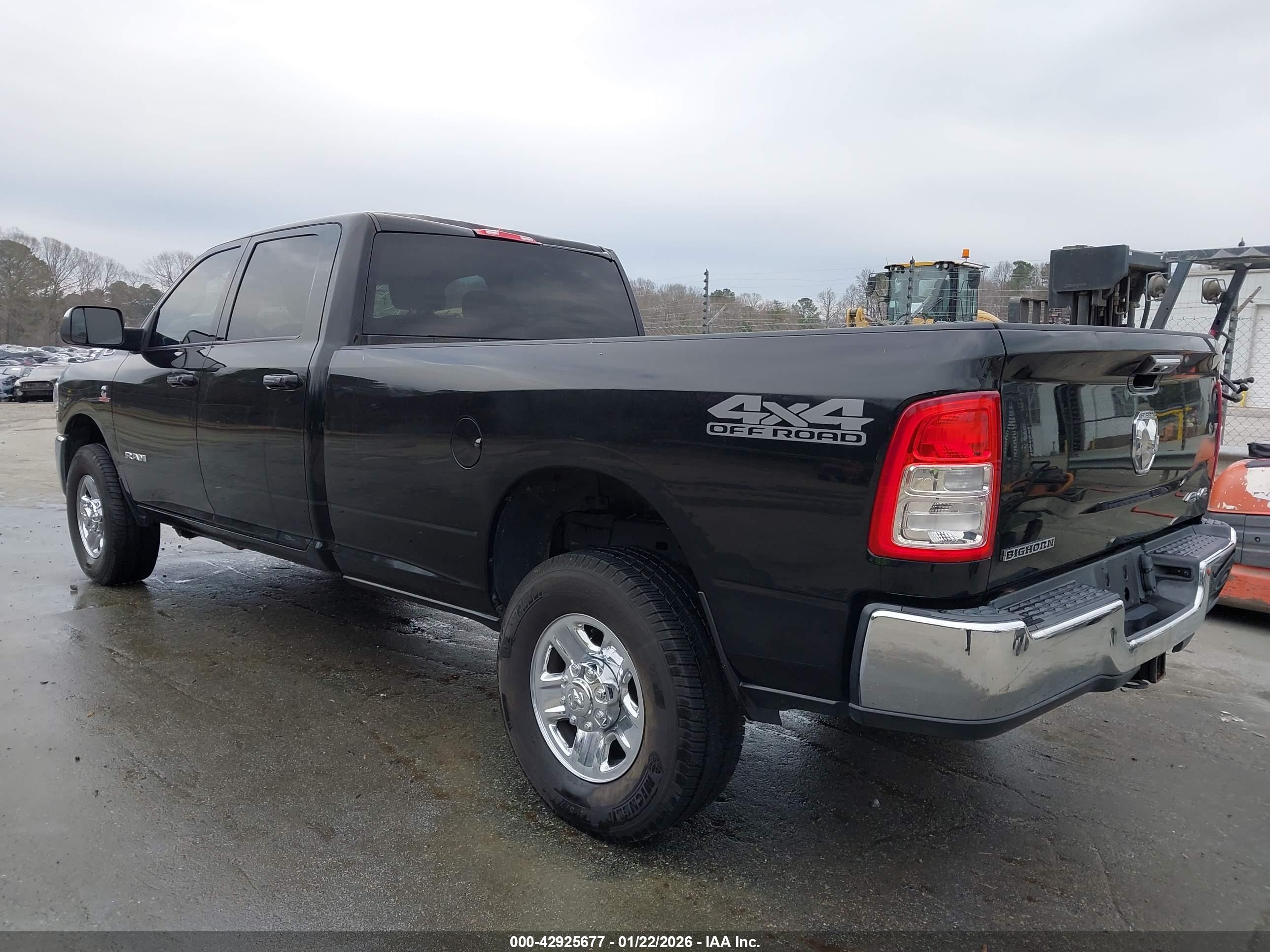 RAM 2500 image 3