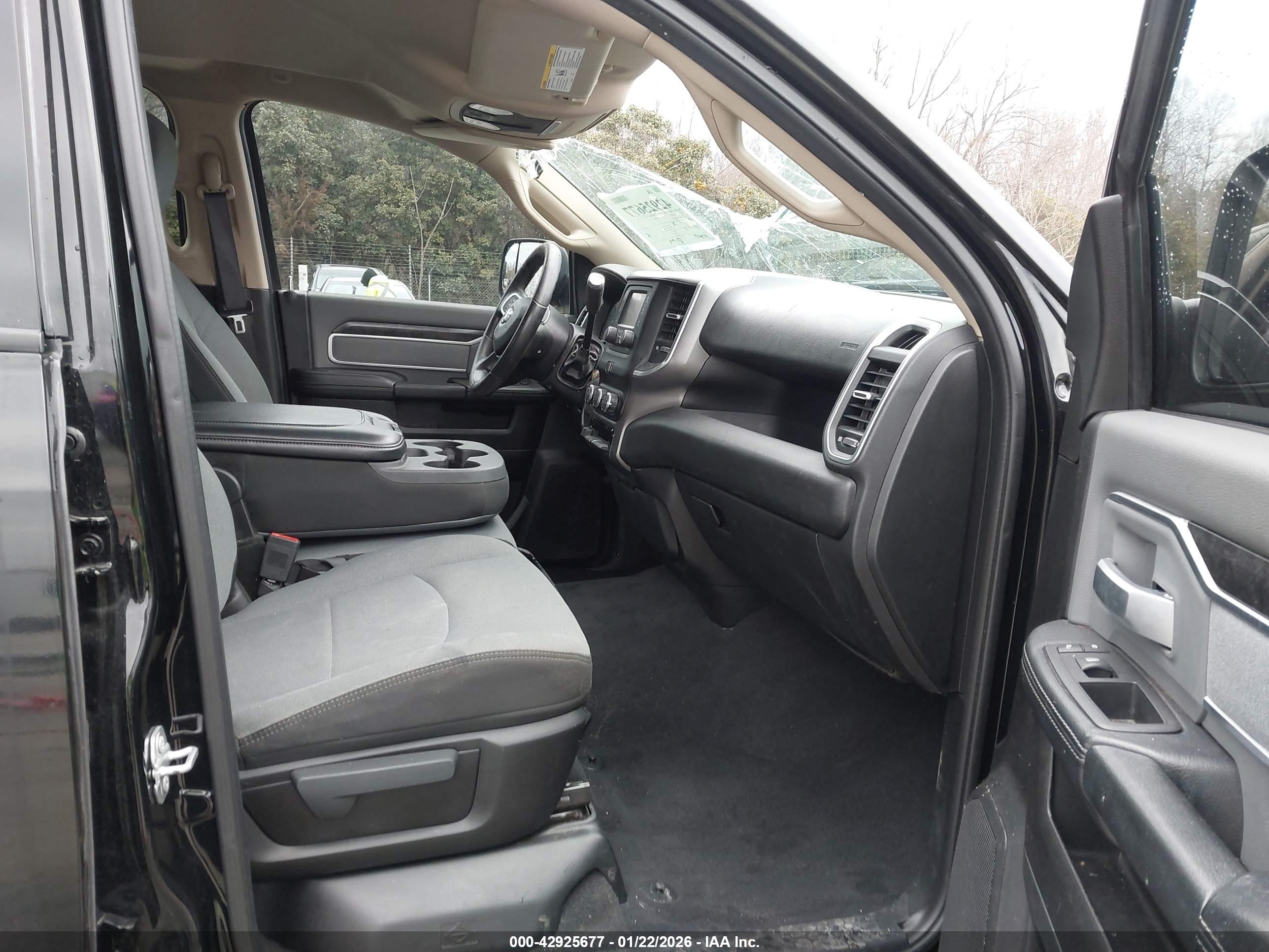 RAM 2500 image 5