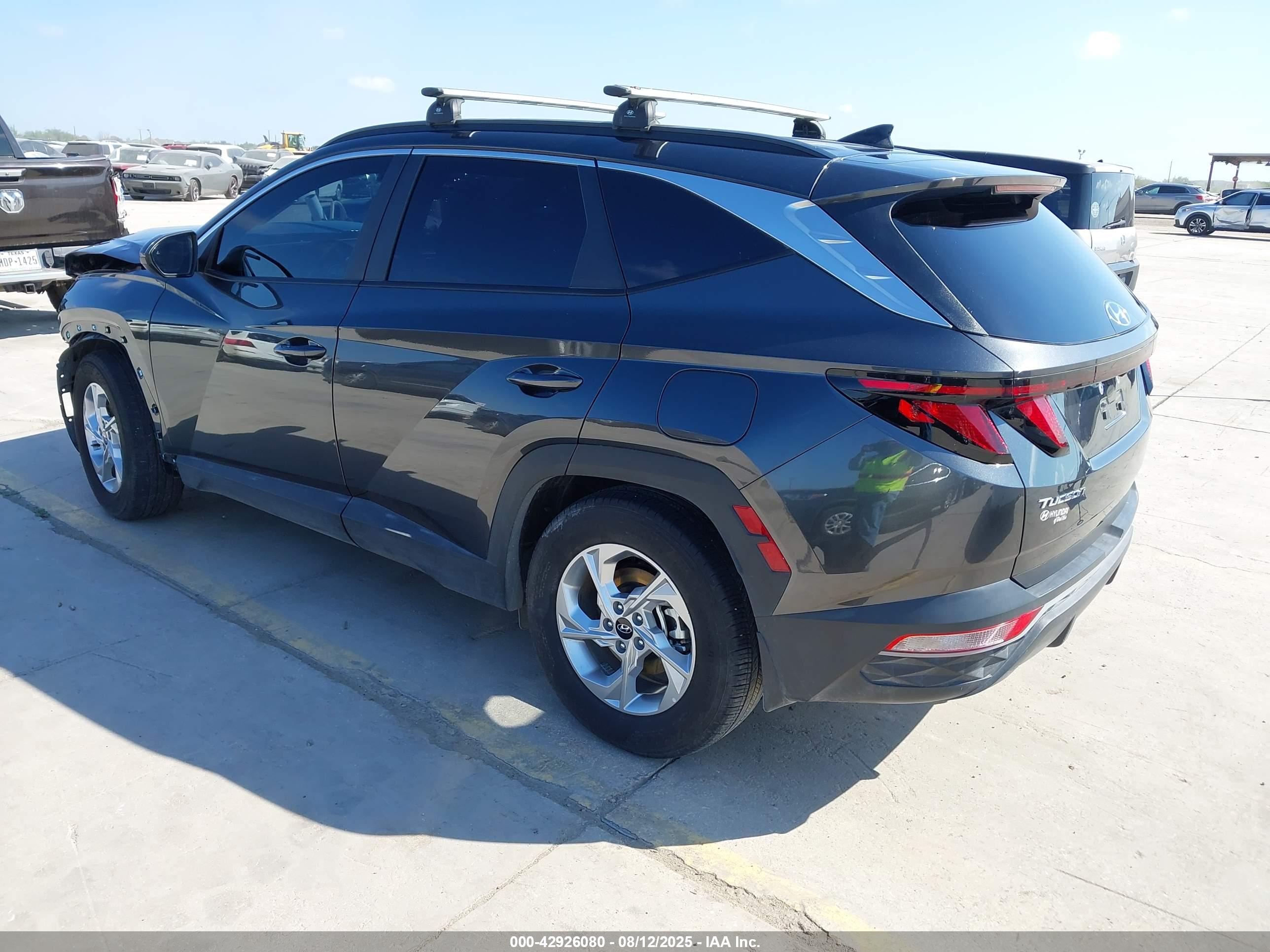 HYUNDAI TUCSON image 3