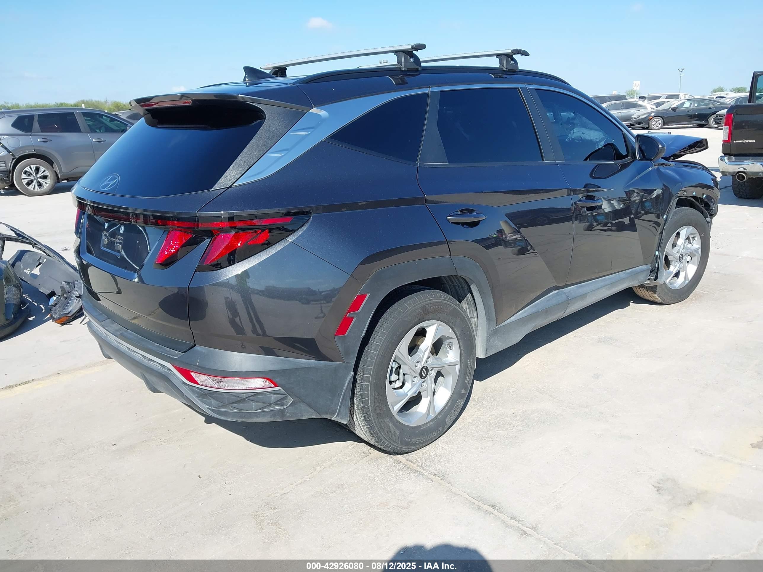 HYUNDAI TUCSON image 4