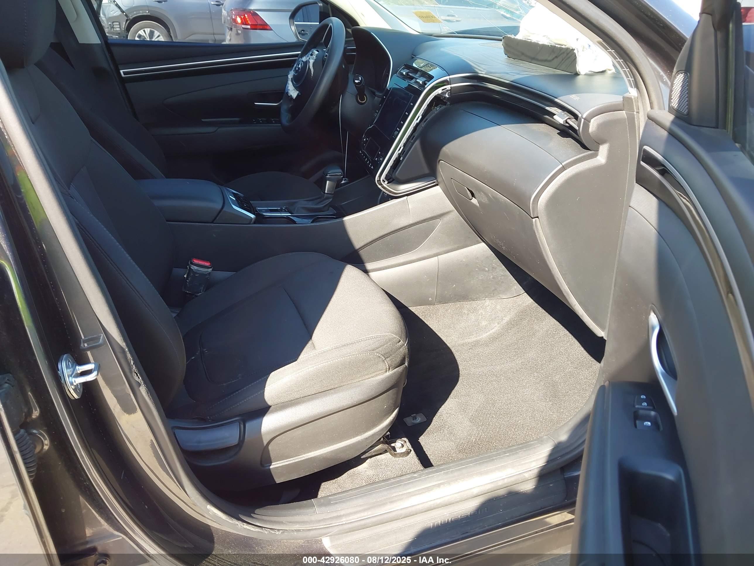 HYUNDAI TUCSON image 5