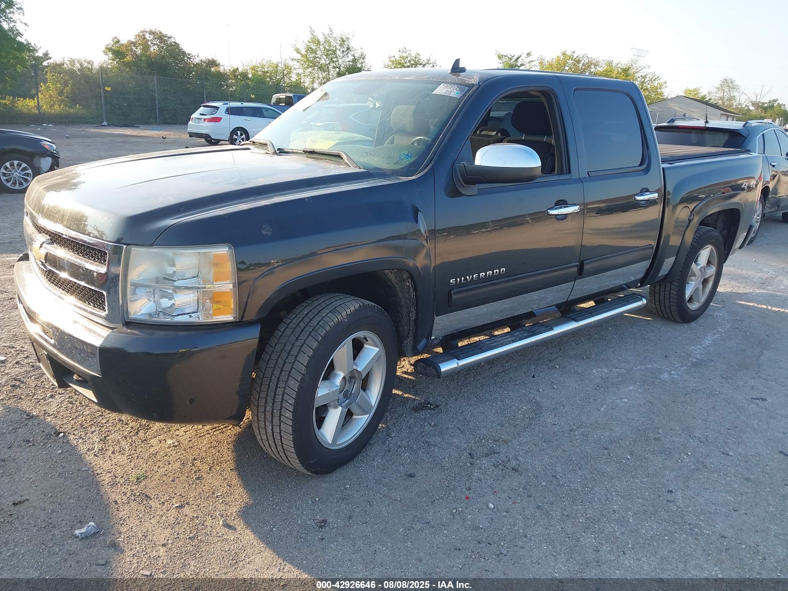 CHEVROLET SILVERADO image 2