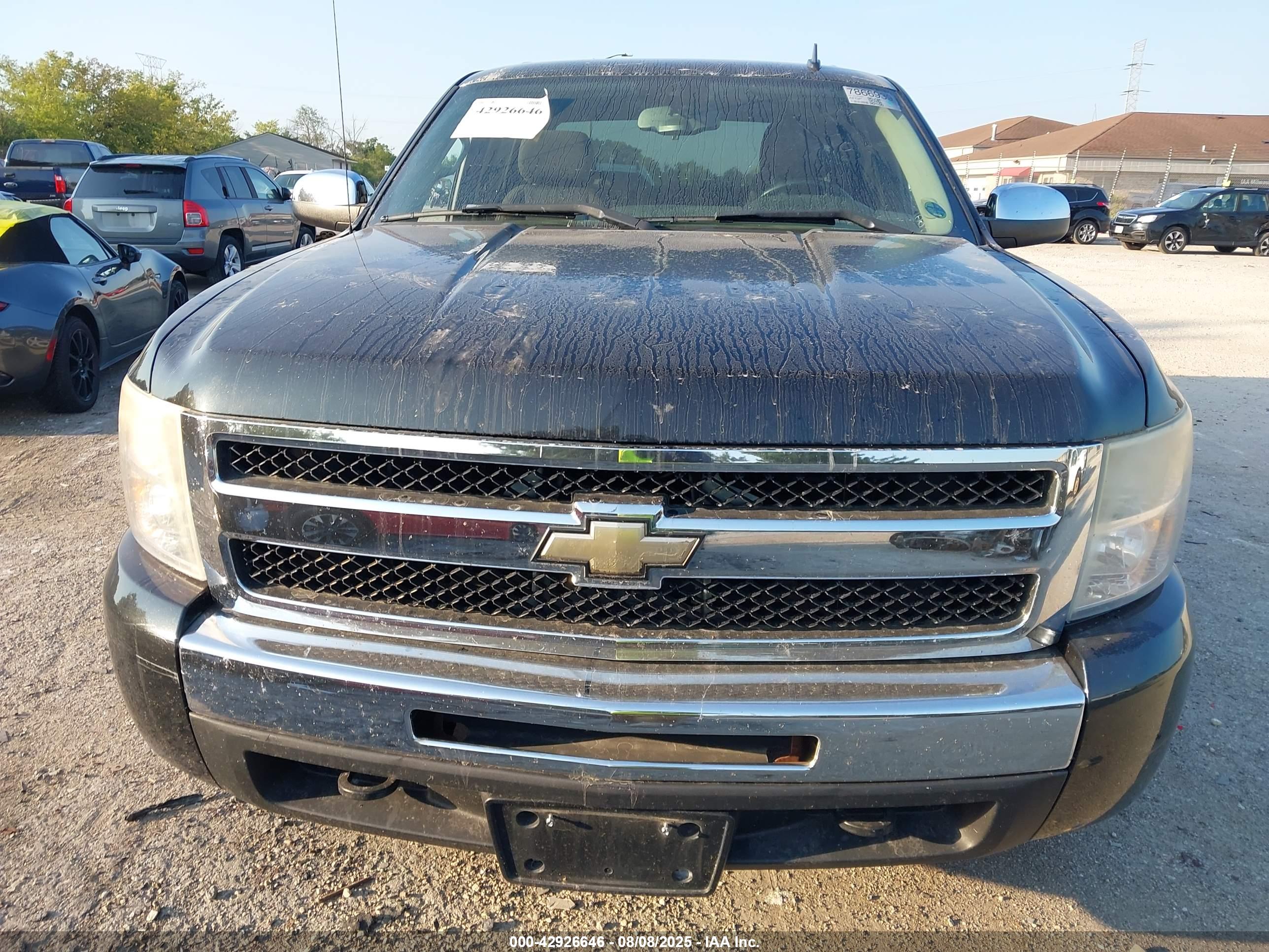 CHEVROLET SILVERADO image 6