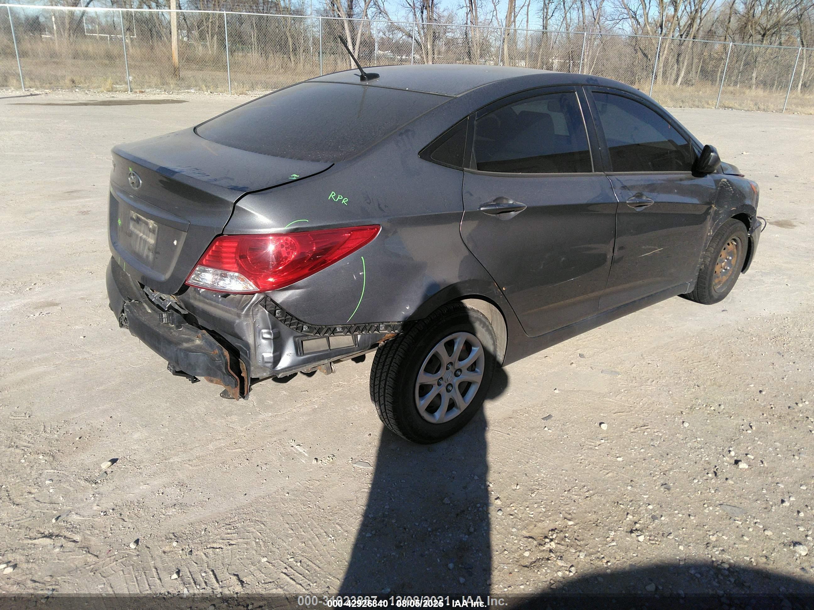 HYUNDAI ACCENT image 4