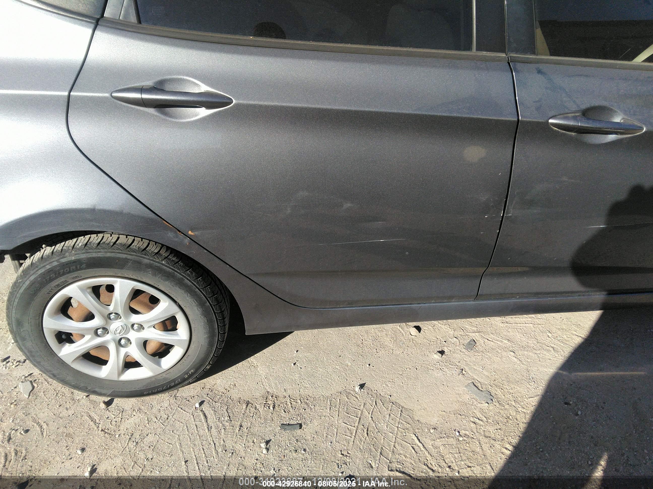 HYUNDAI ACCENT image 6