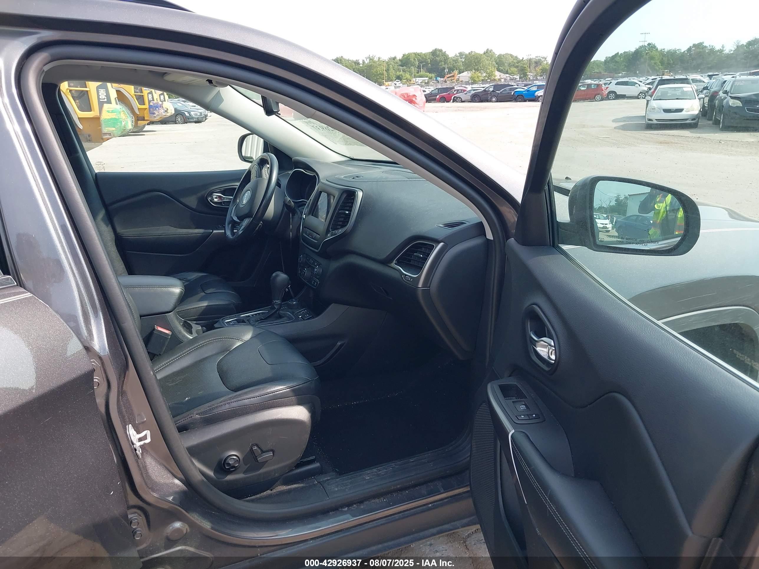 JEEP CHEROKEE image 5