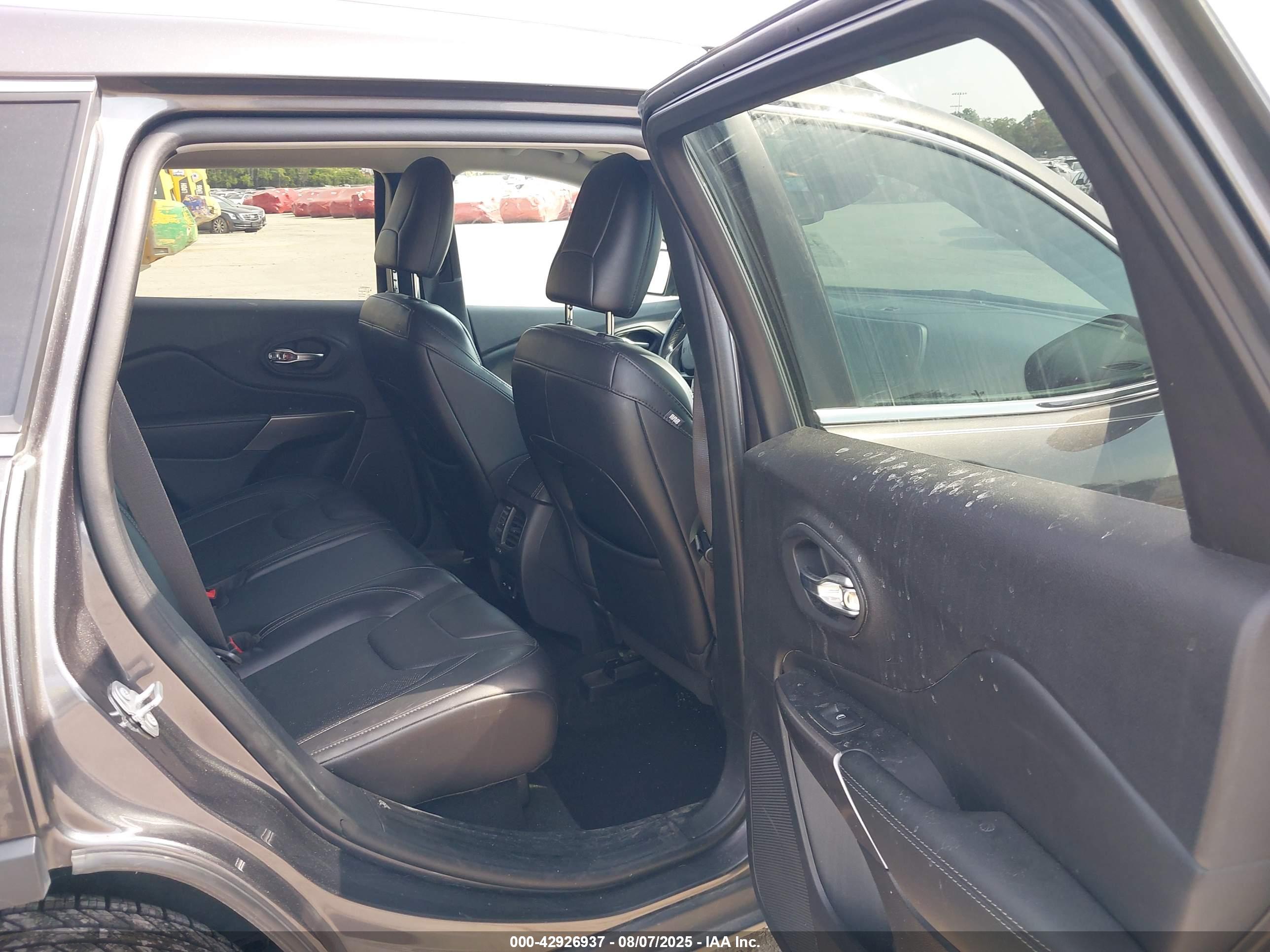 JEEP CHEROKEE image 8