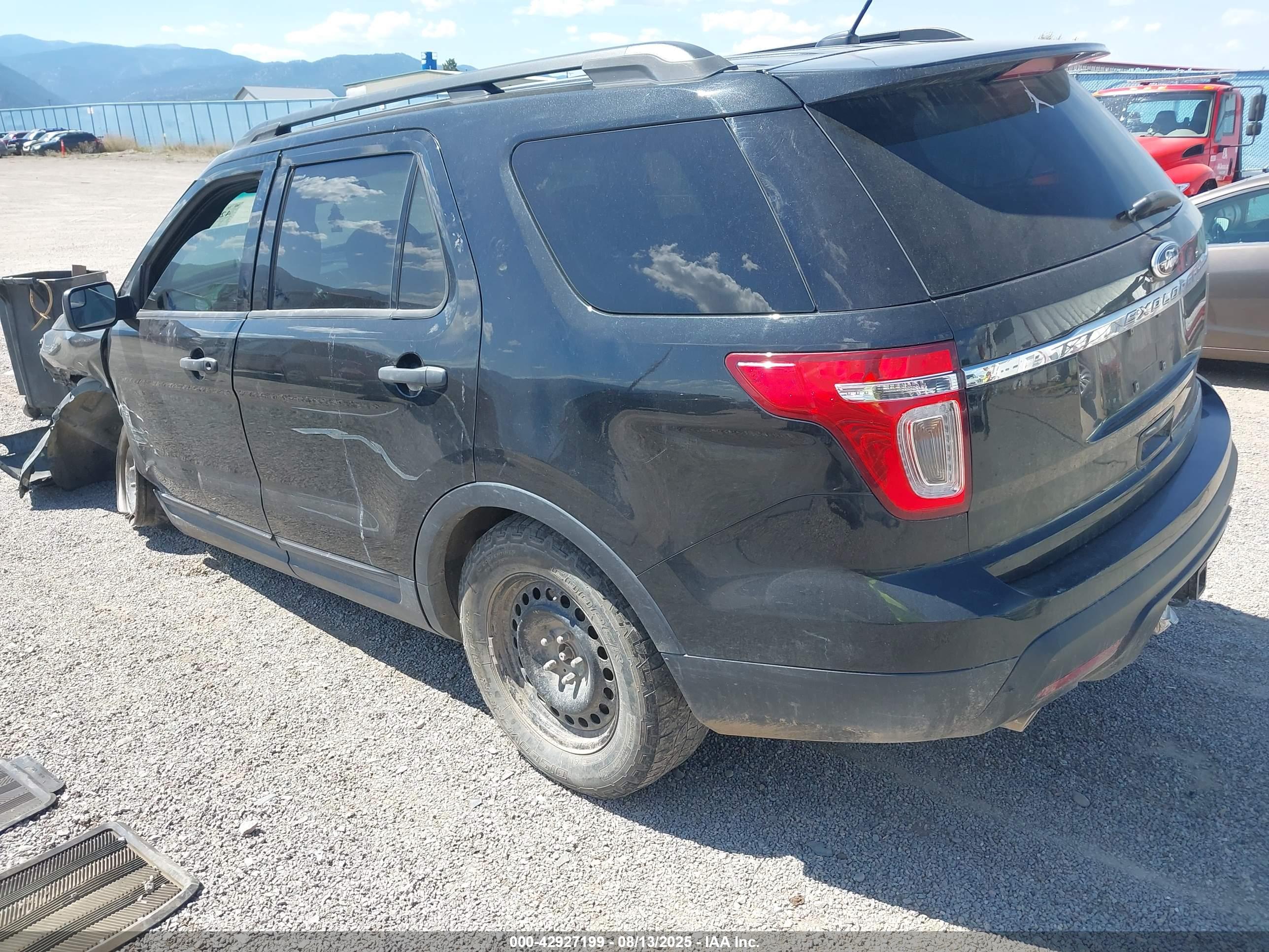 FORD EXPLORER image 3