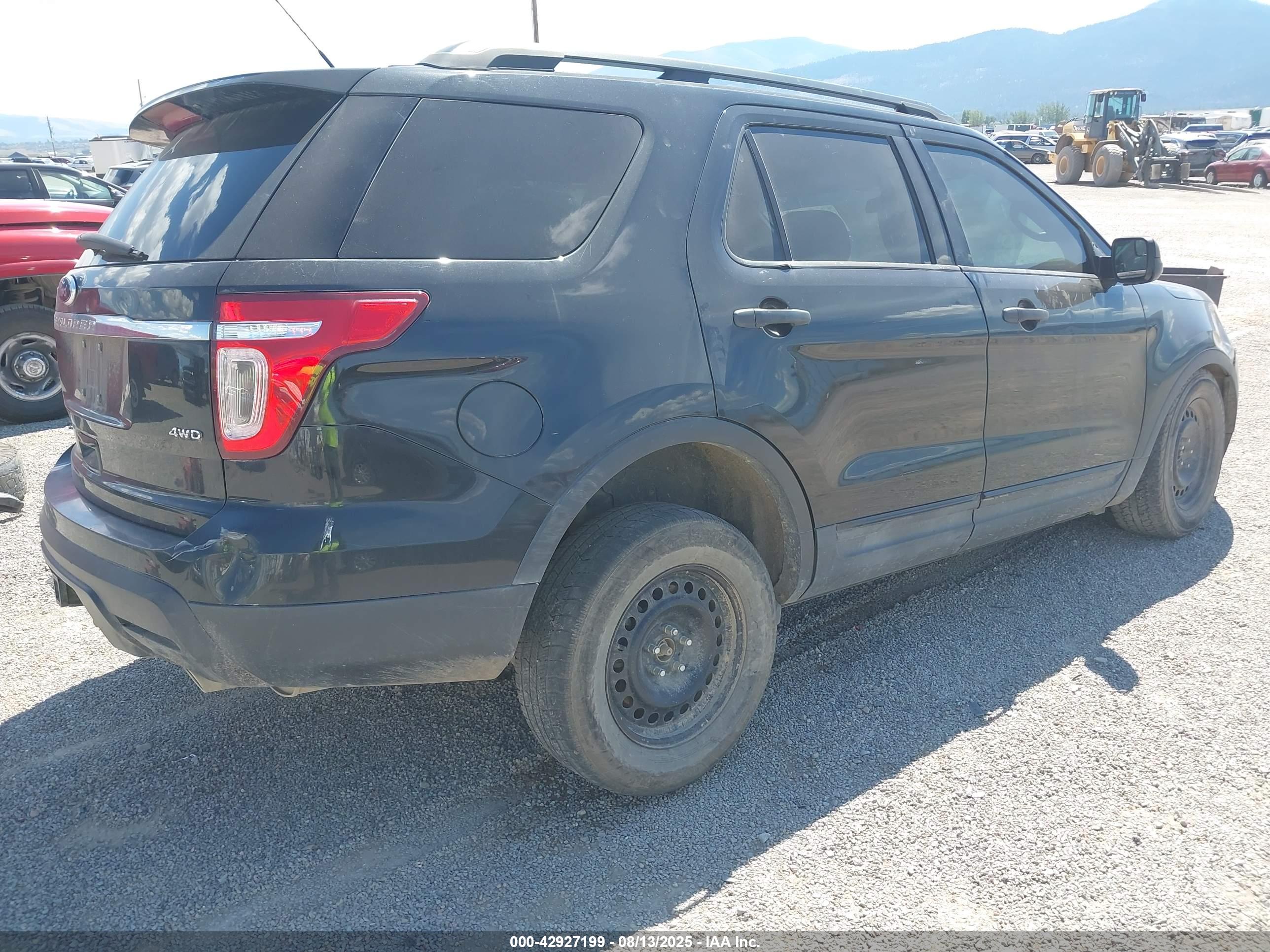 FORD EXPLORER image 4