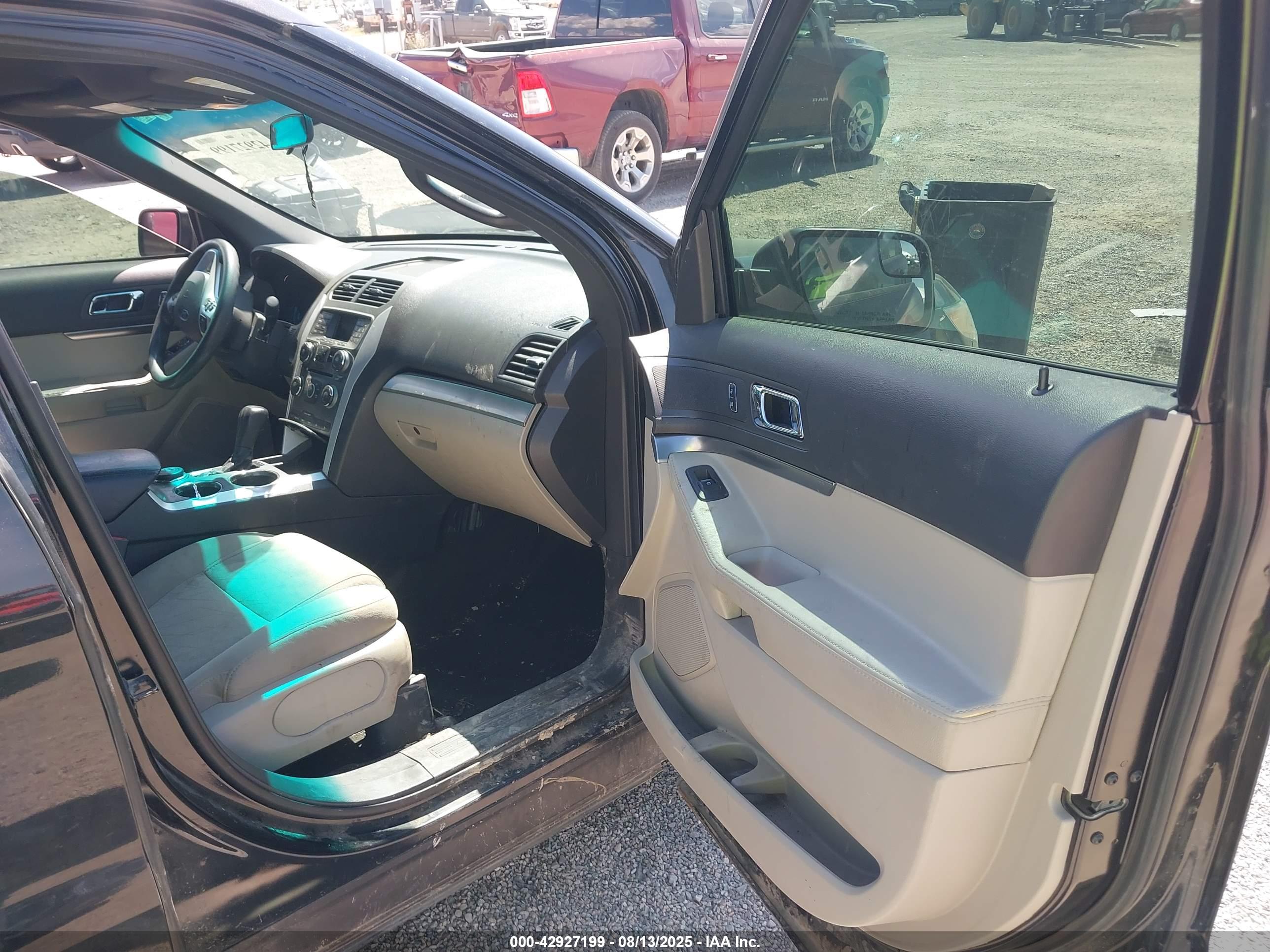 FORD EXPLORER image 5