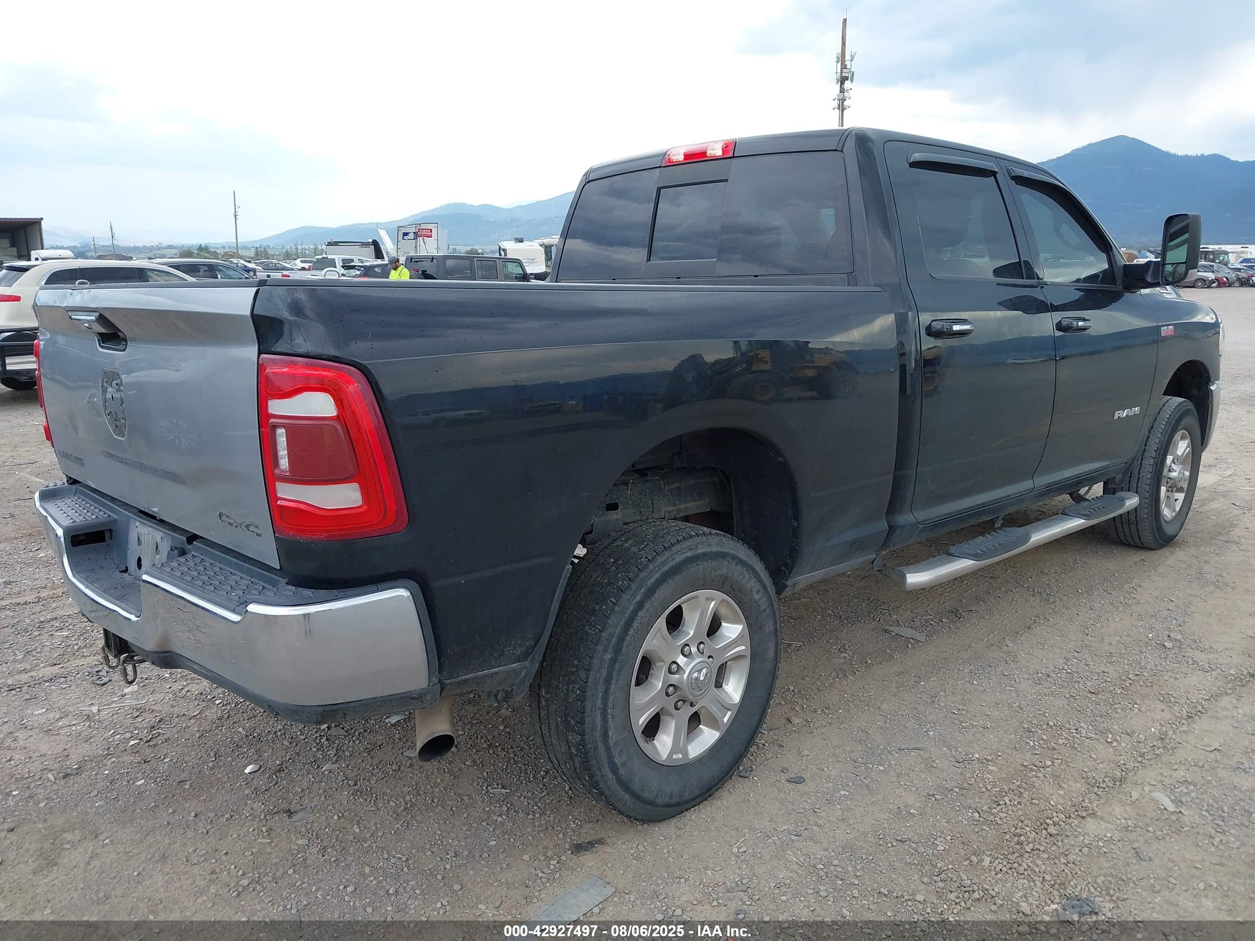 RAM 2500 image 4