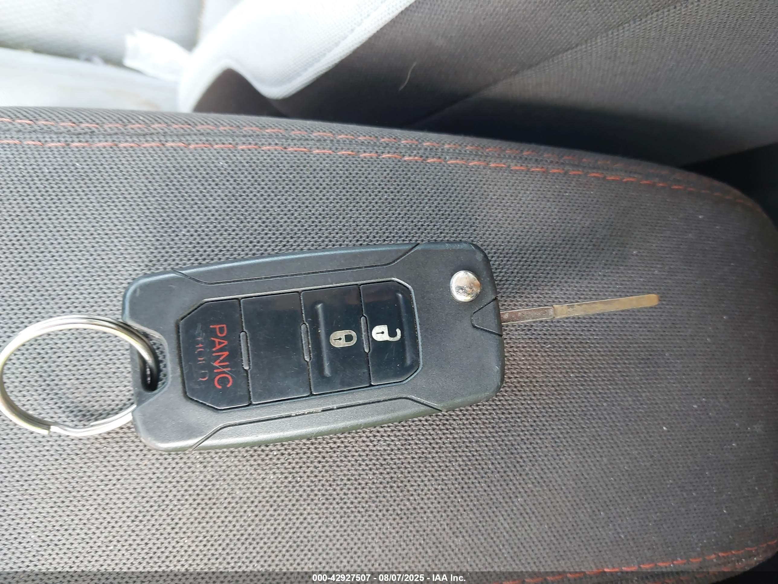 JEEP RENEGADE image 11