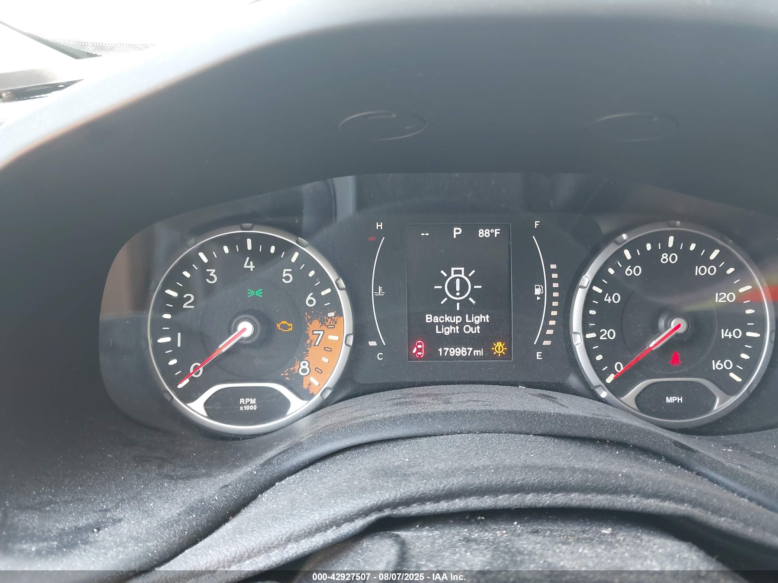 JEEP RENEGADE image 7