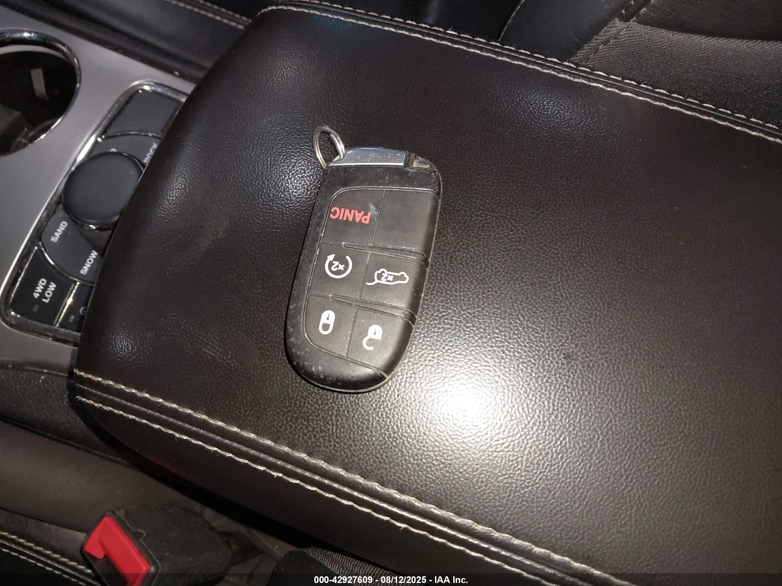 JEEP GRAND image 11