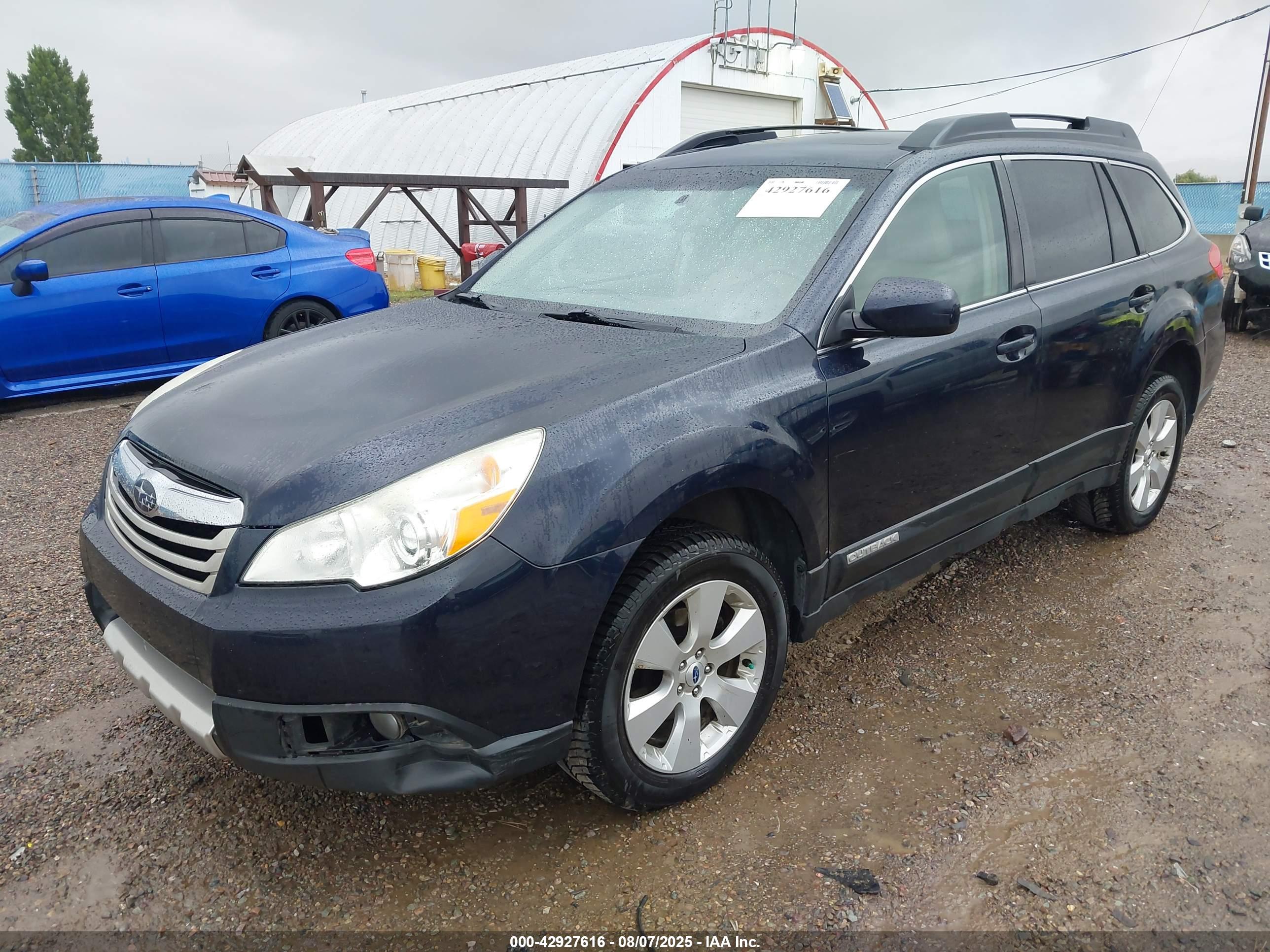 SUBARU OUTBACK image 2