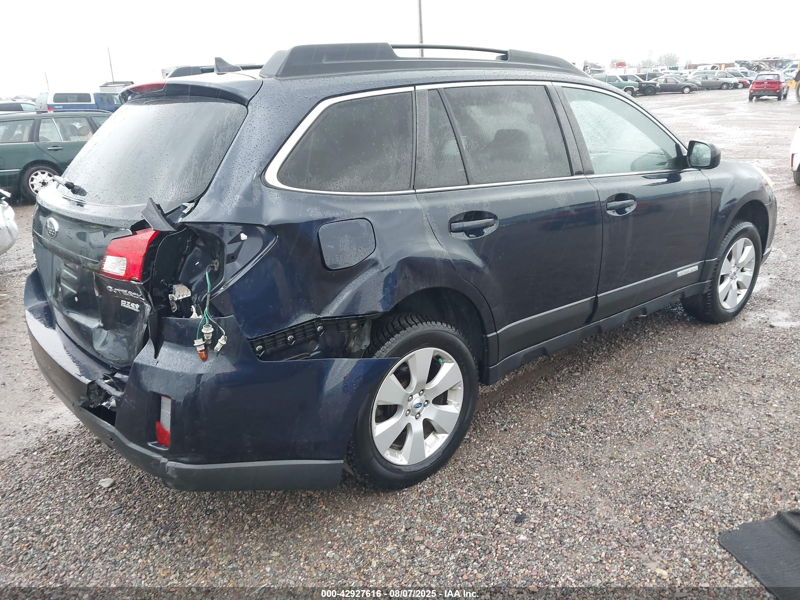 SUBARU OUTBACK image 4