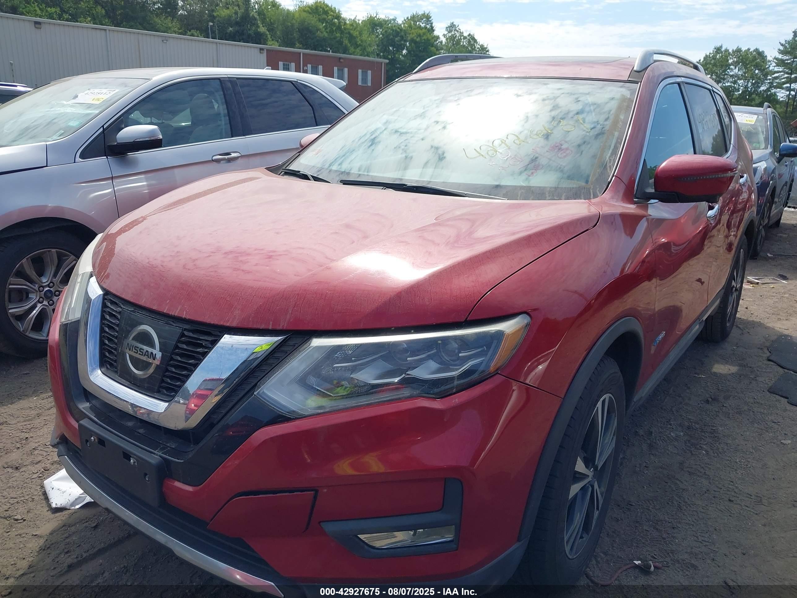 NISSAN ROGUE image 2