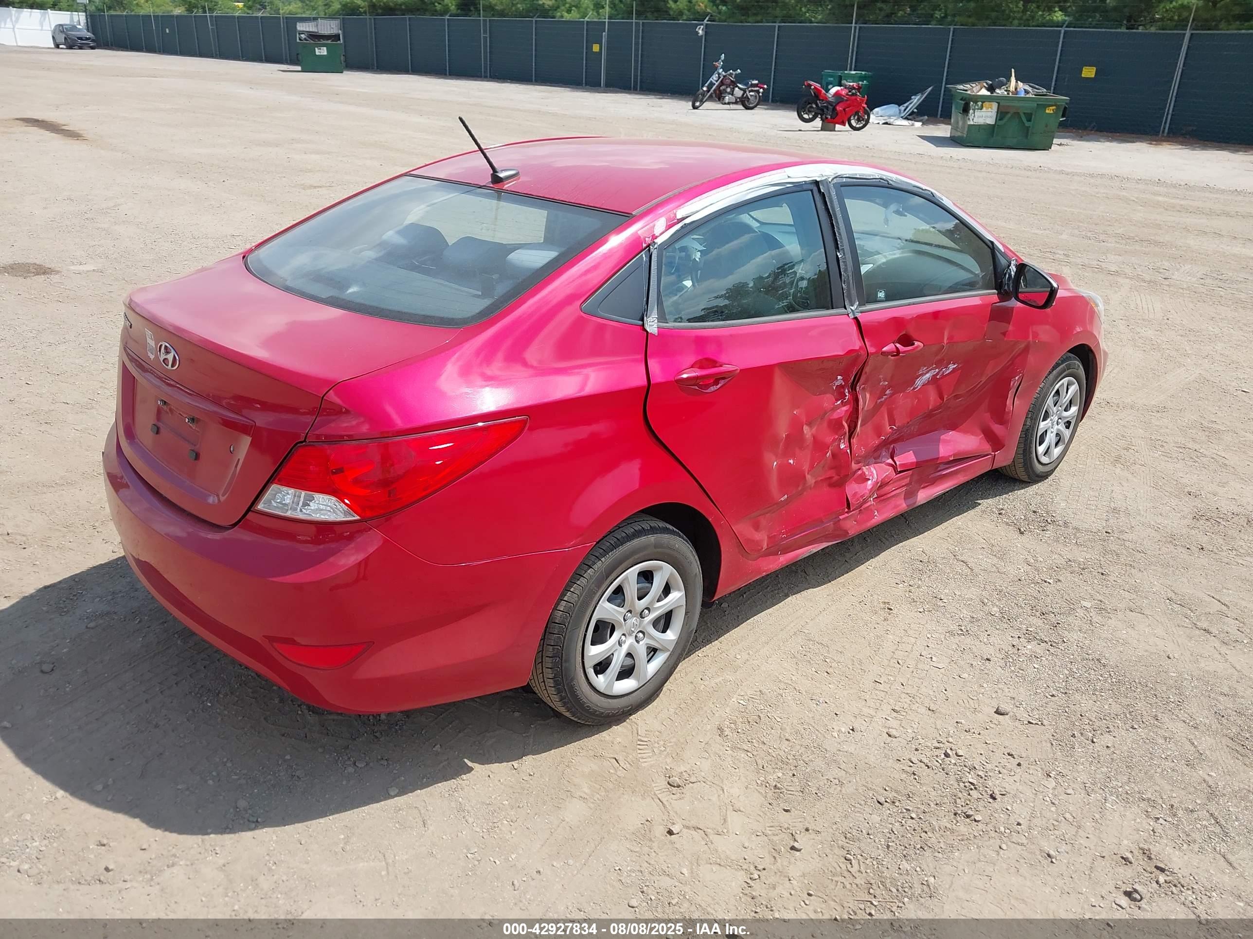 HYUNDAI ACCENT image 4