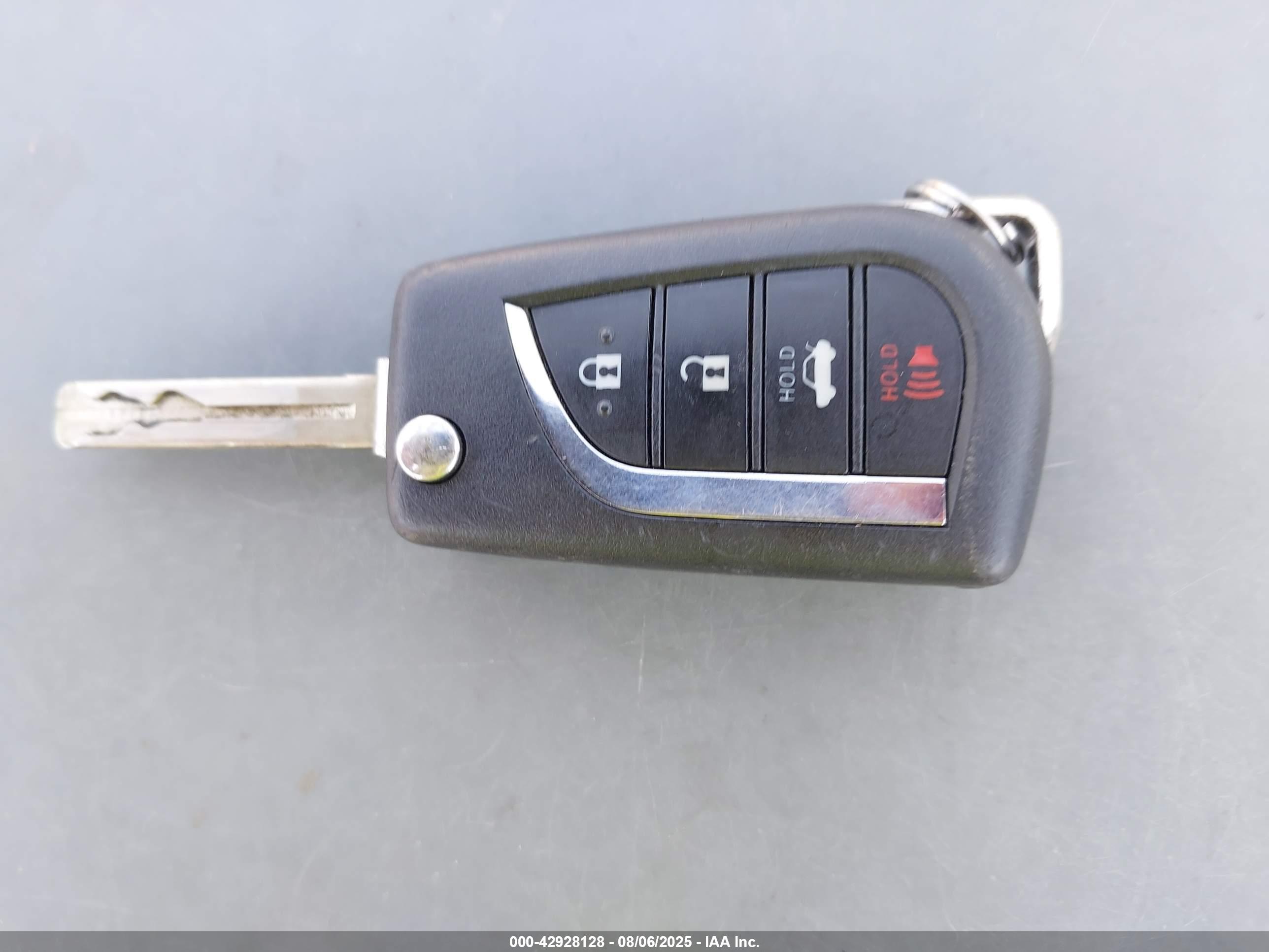 TOYOTA CAMRY image 11