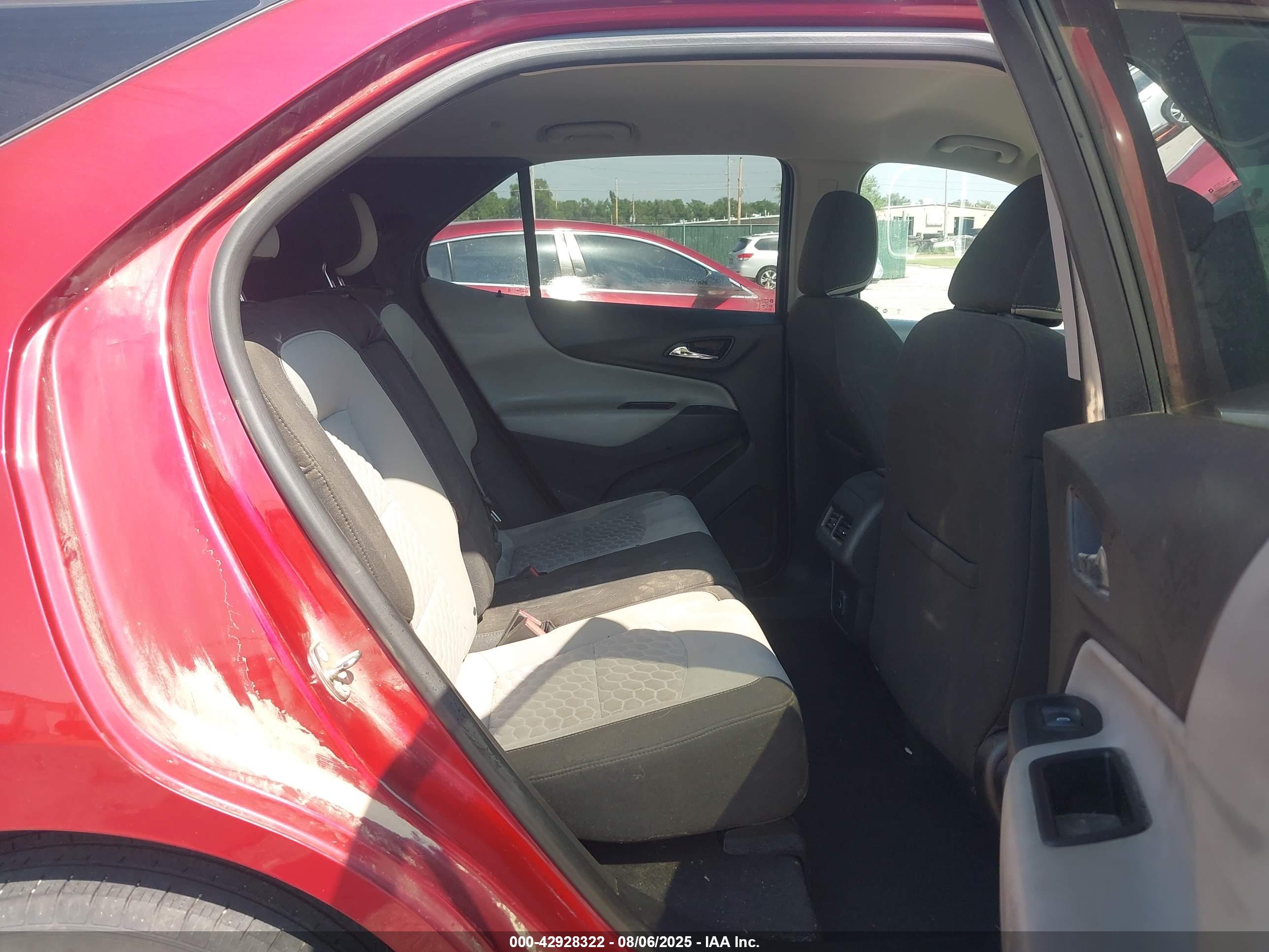CHEVROLET EQUINOX image 8