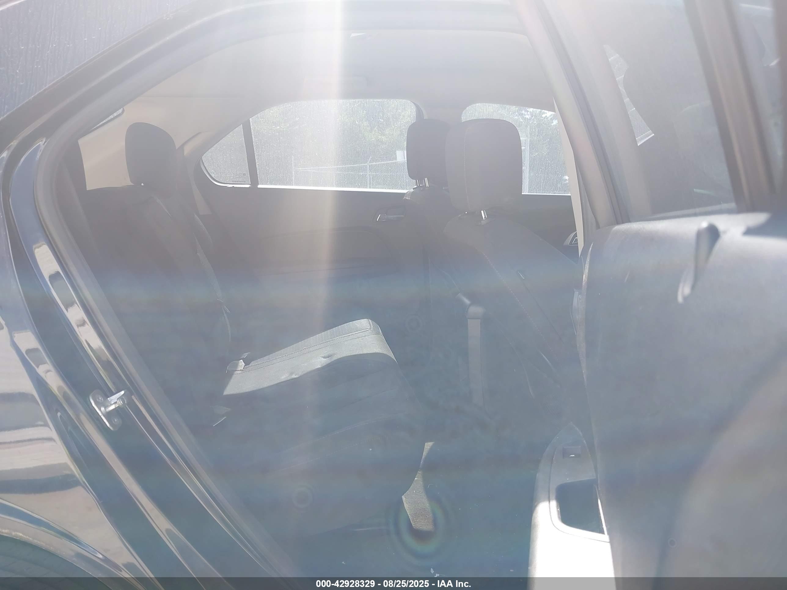 CHEVROLET EQUINOX image 8