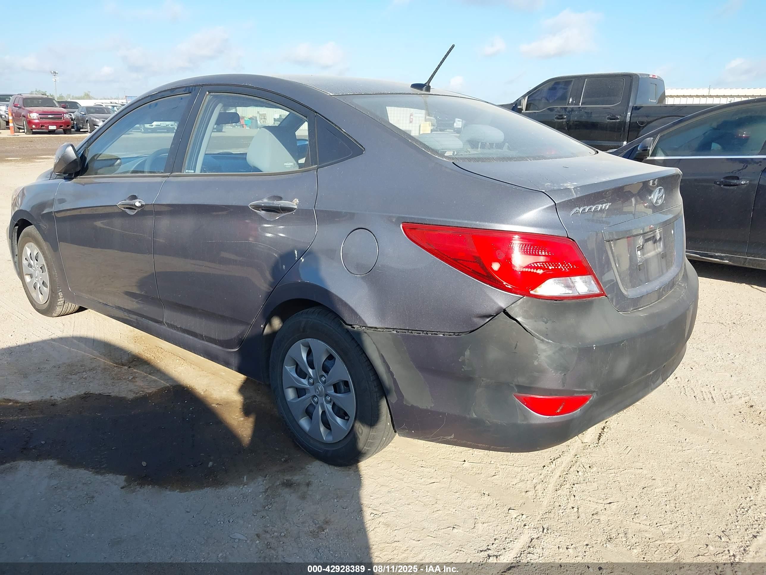 HYUNDAI ACCENT image 3