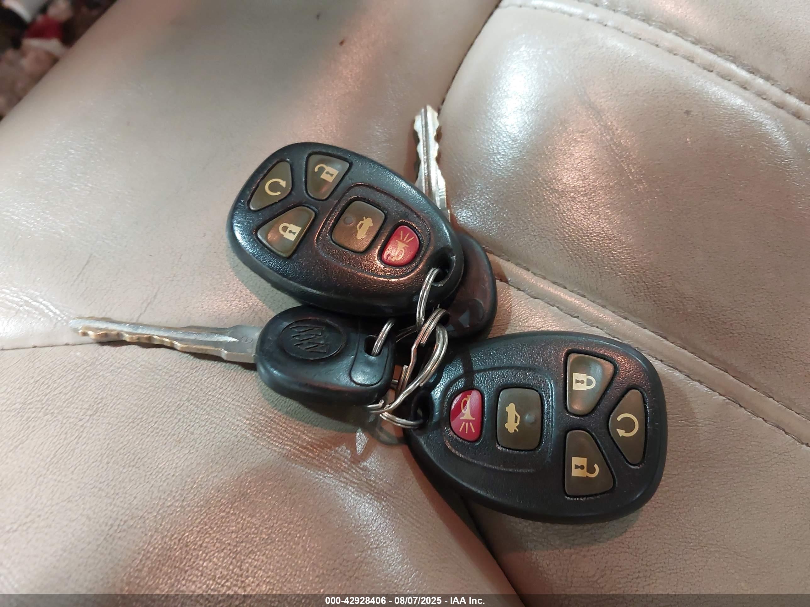 BUICK LUCERNE image 11