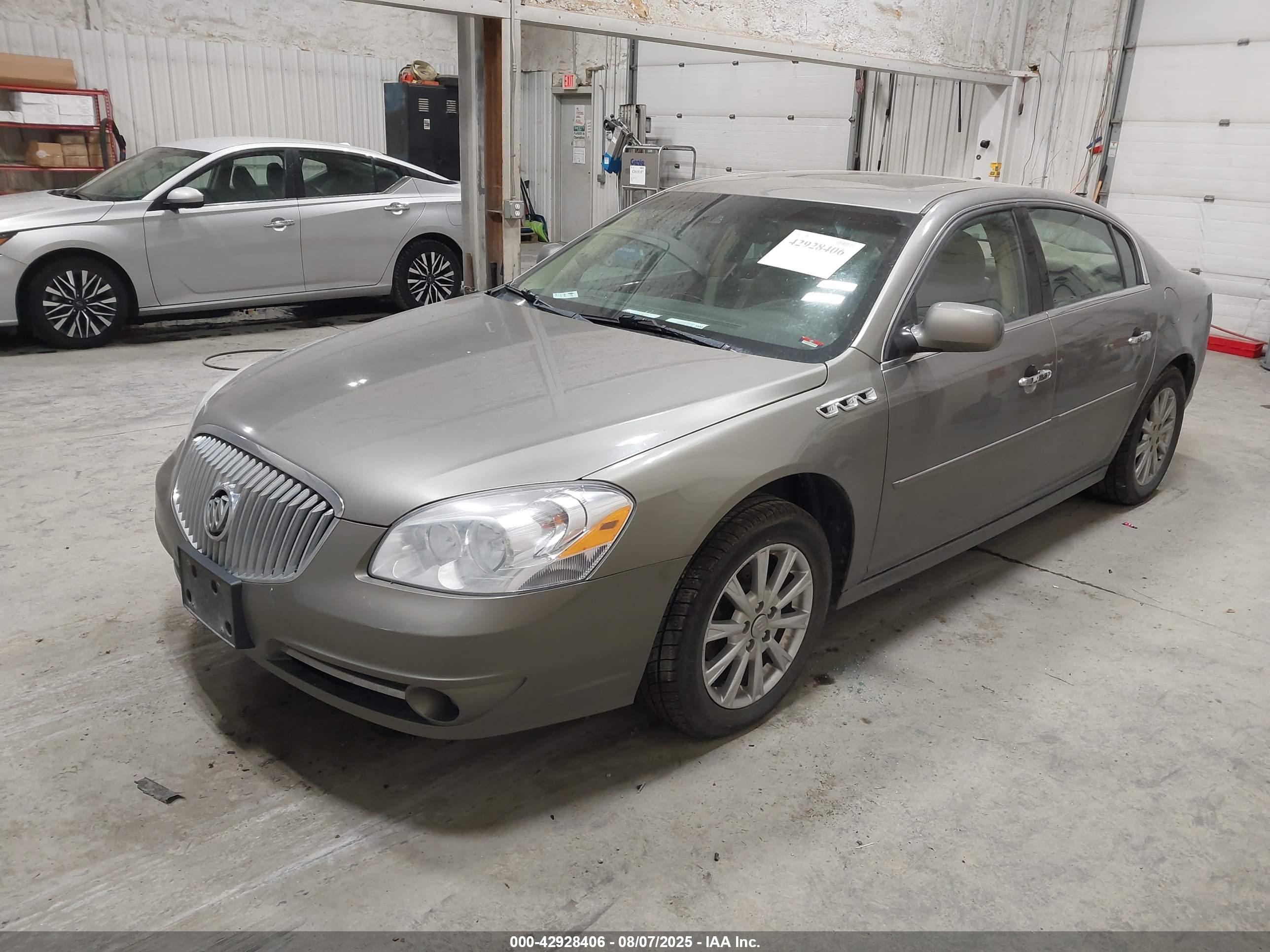 BUICK LUCERNE image 2