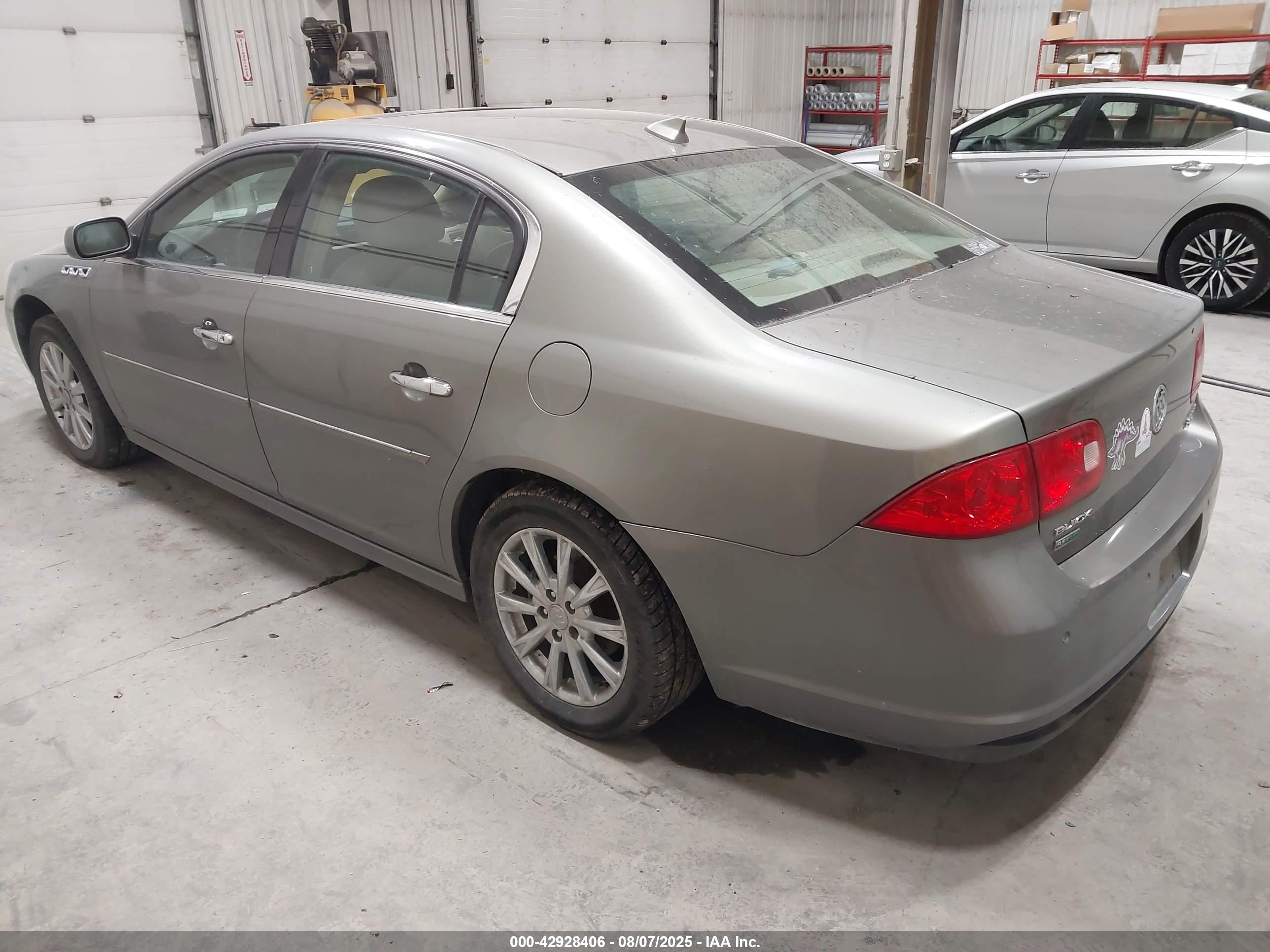 BUICK LUCERNE image 3