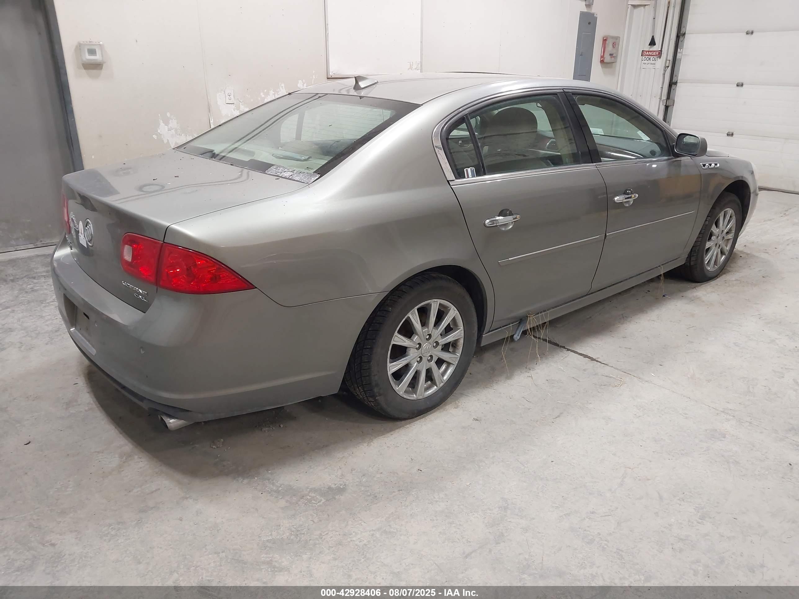 BUICK LUCERNE image 4