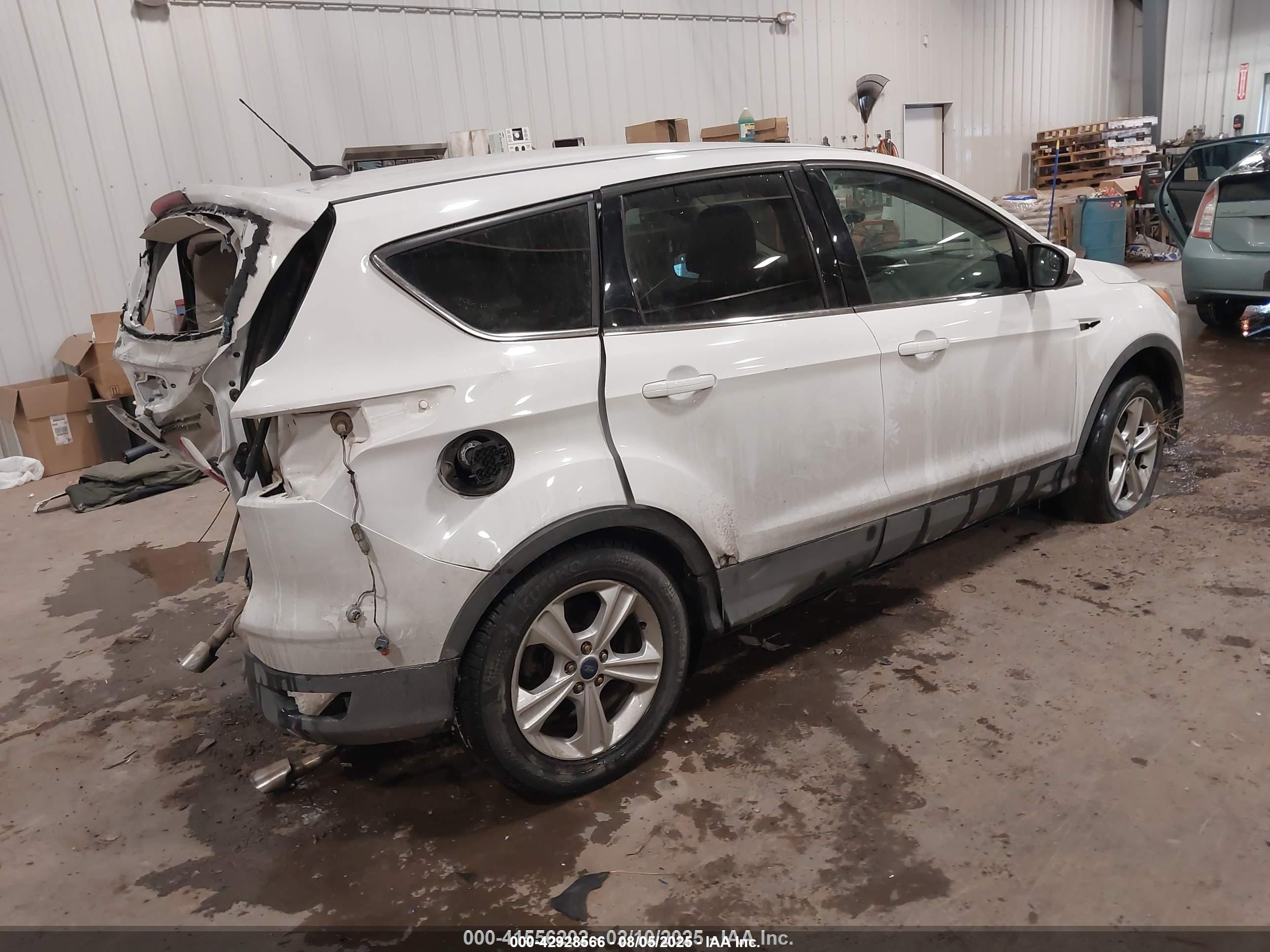 FORD ESCAPE image 4