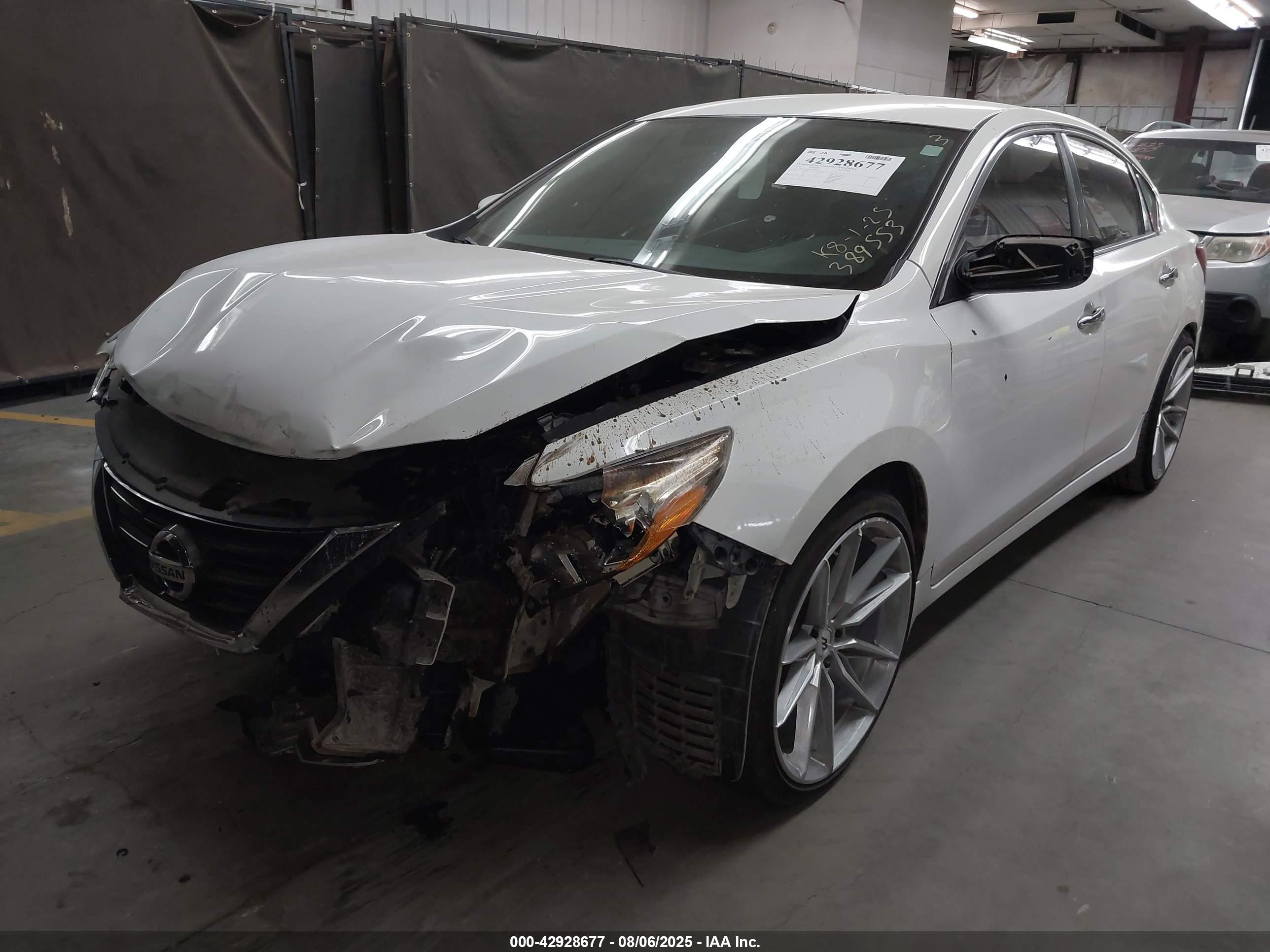NISSAN ALTIMA image 2