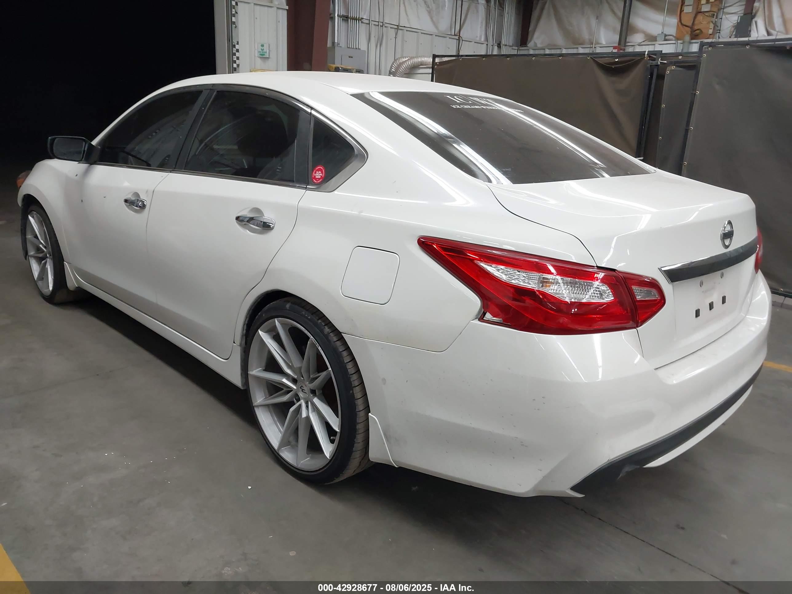 NISSAN ALTIMA image 3