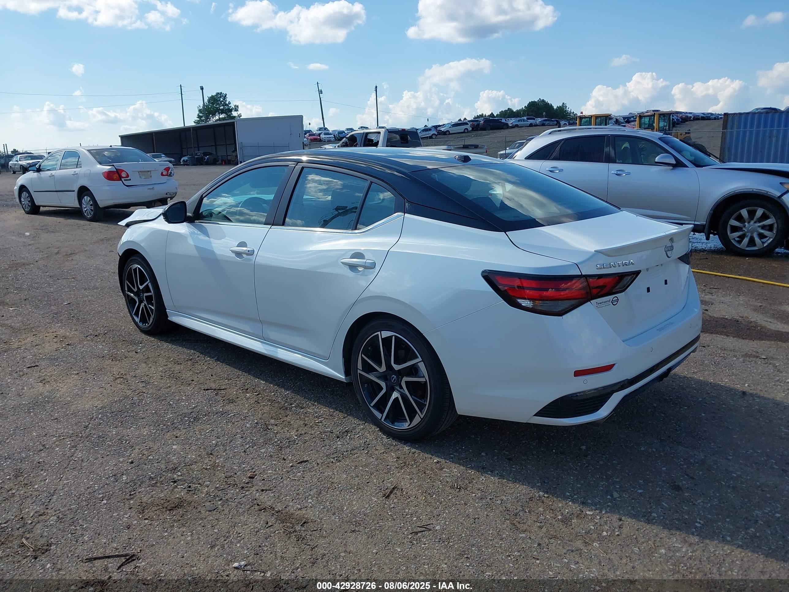 NISSAN SENTRA image 3