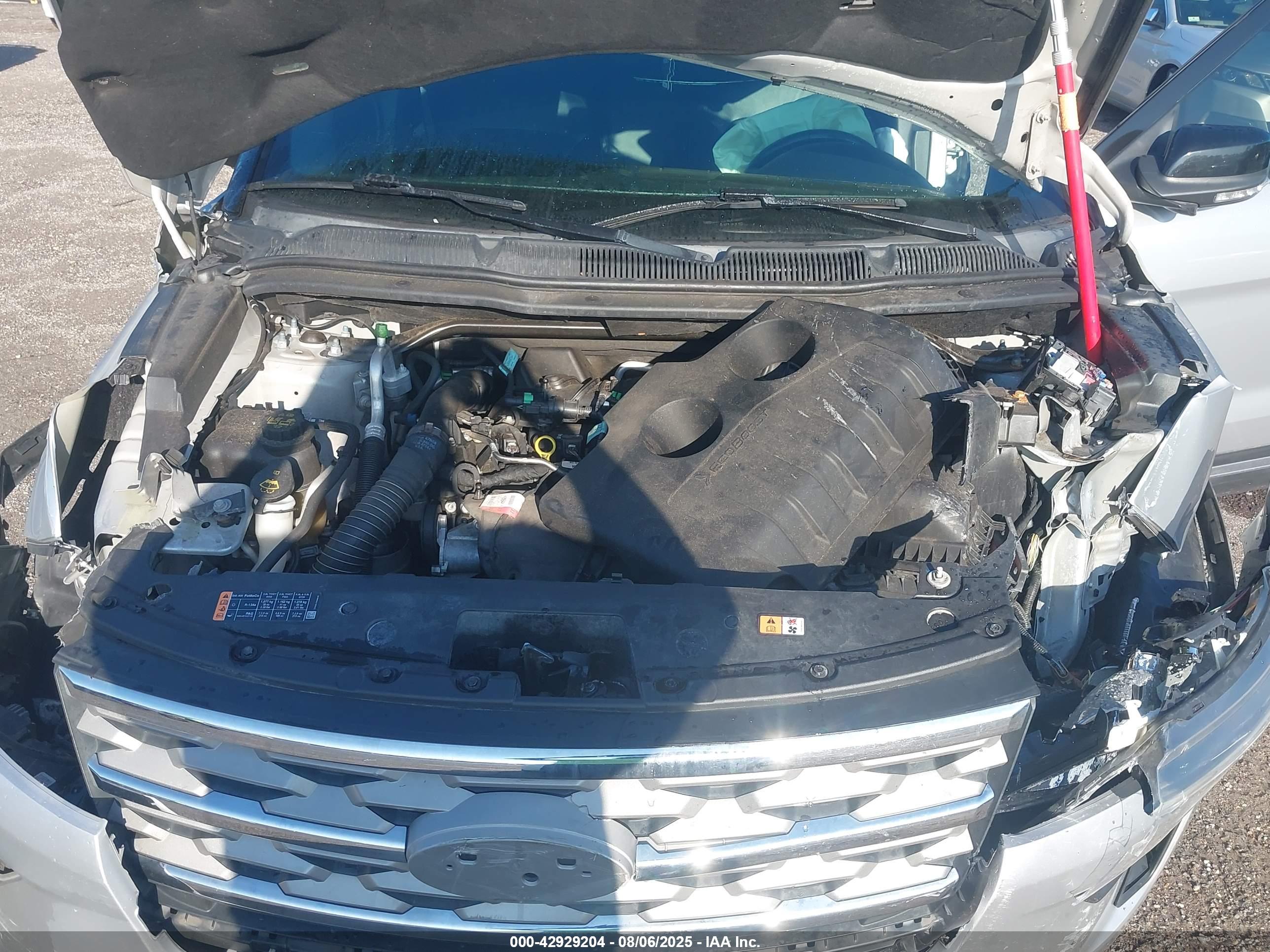 FORD EXPLORER image 10