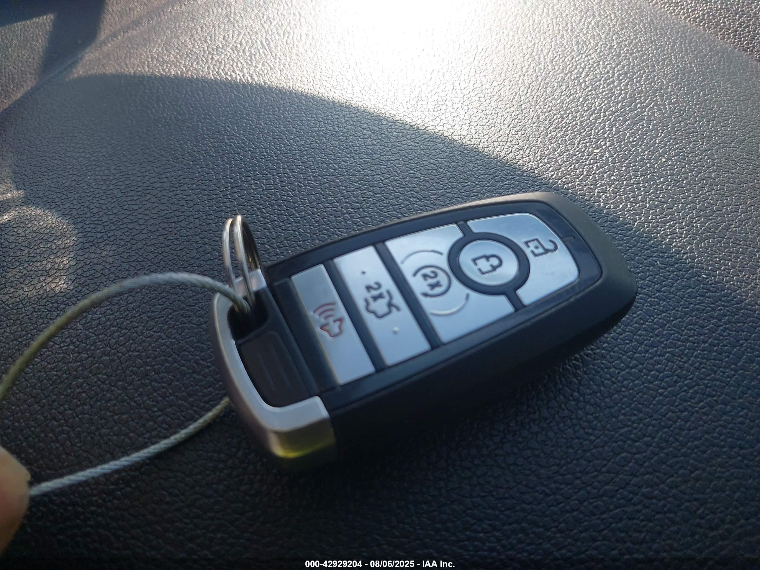 FORD EXPLORER image 11